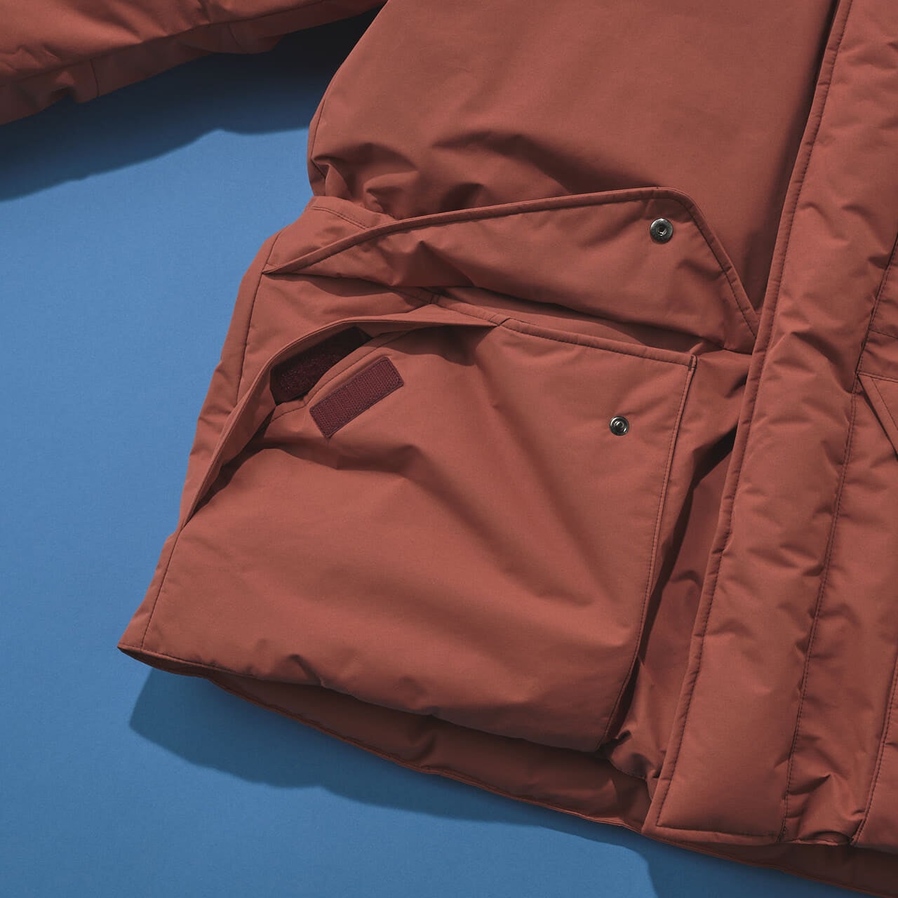 黒じゃないゴアテックスダウンジャケット　Mammoth Down Parka(マンモスダウンパーカ) 　ポケット