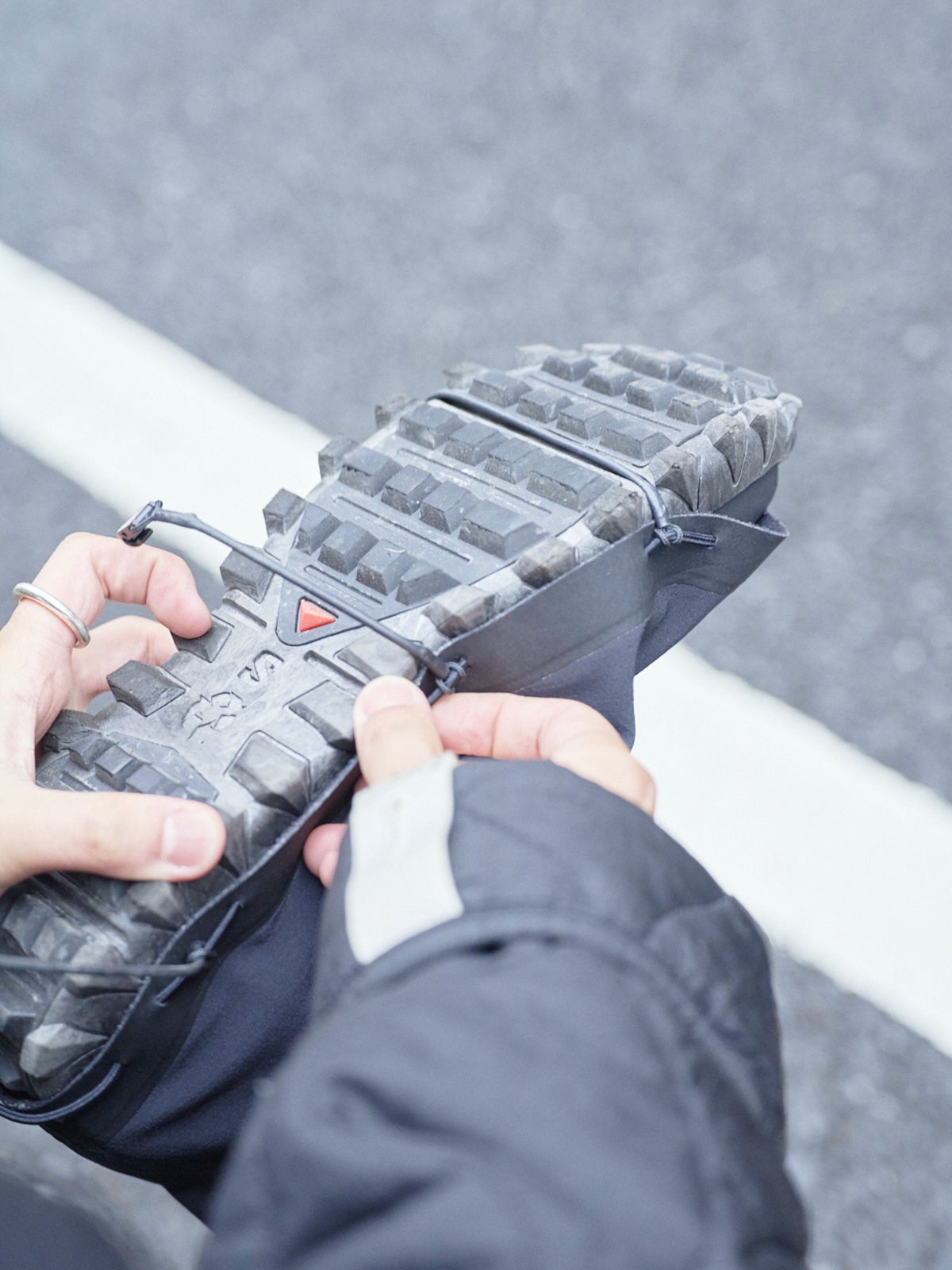 サロモン　スニーカー　着脱可能