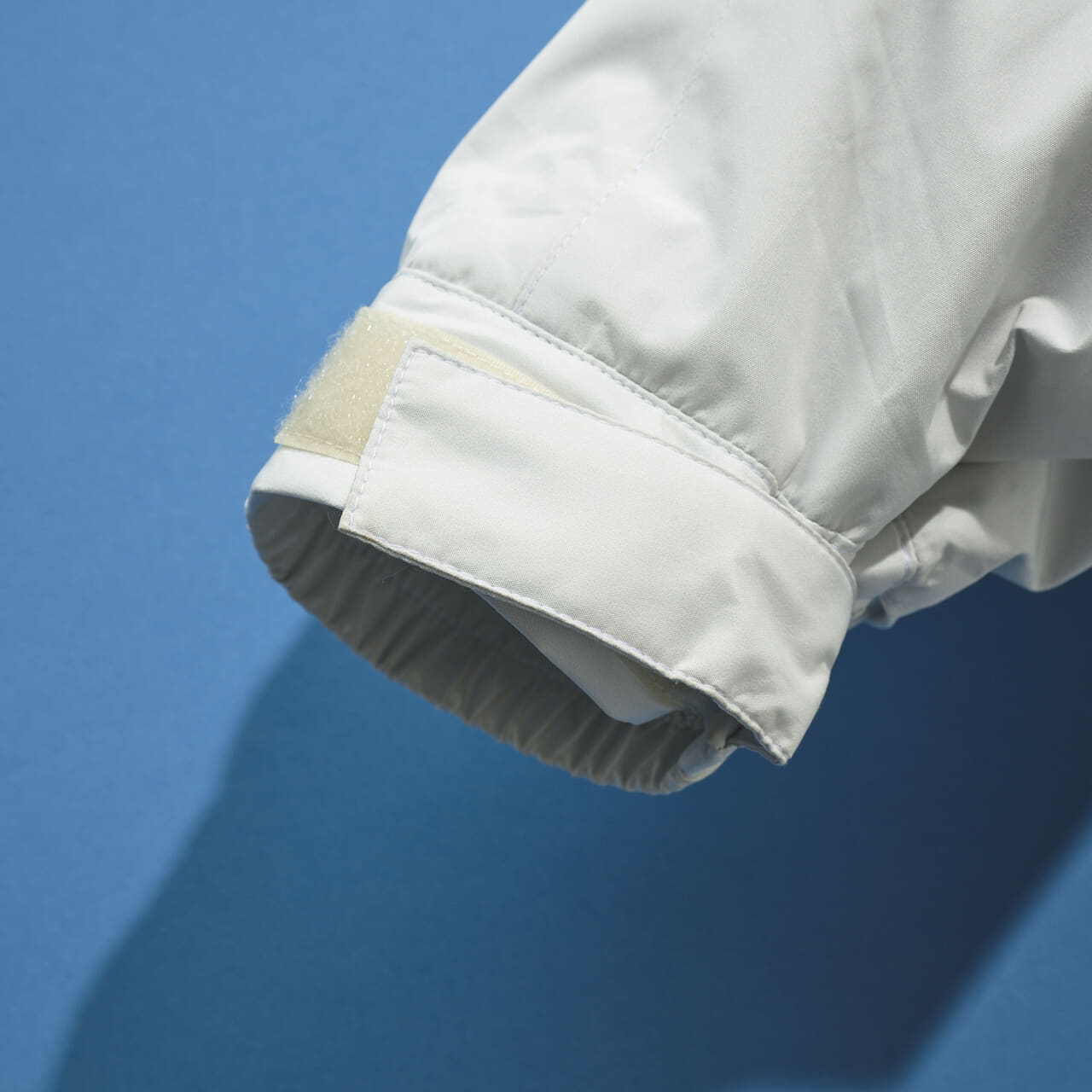 黒じゃないゴアテックス　WINDSTOPPER® EXPEDITION DOWN JACKET　袖