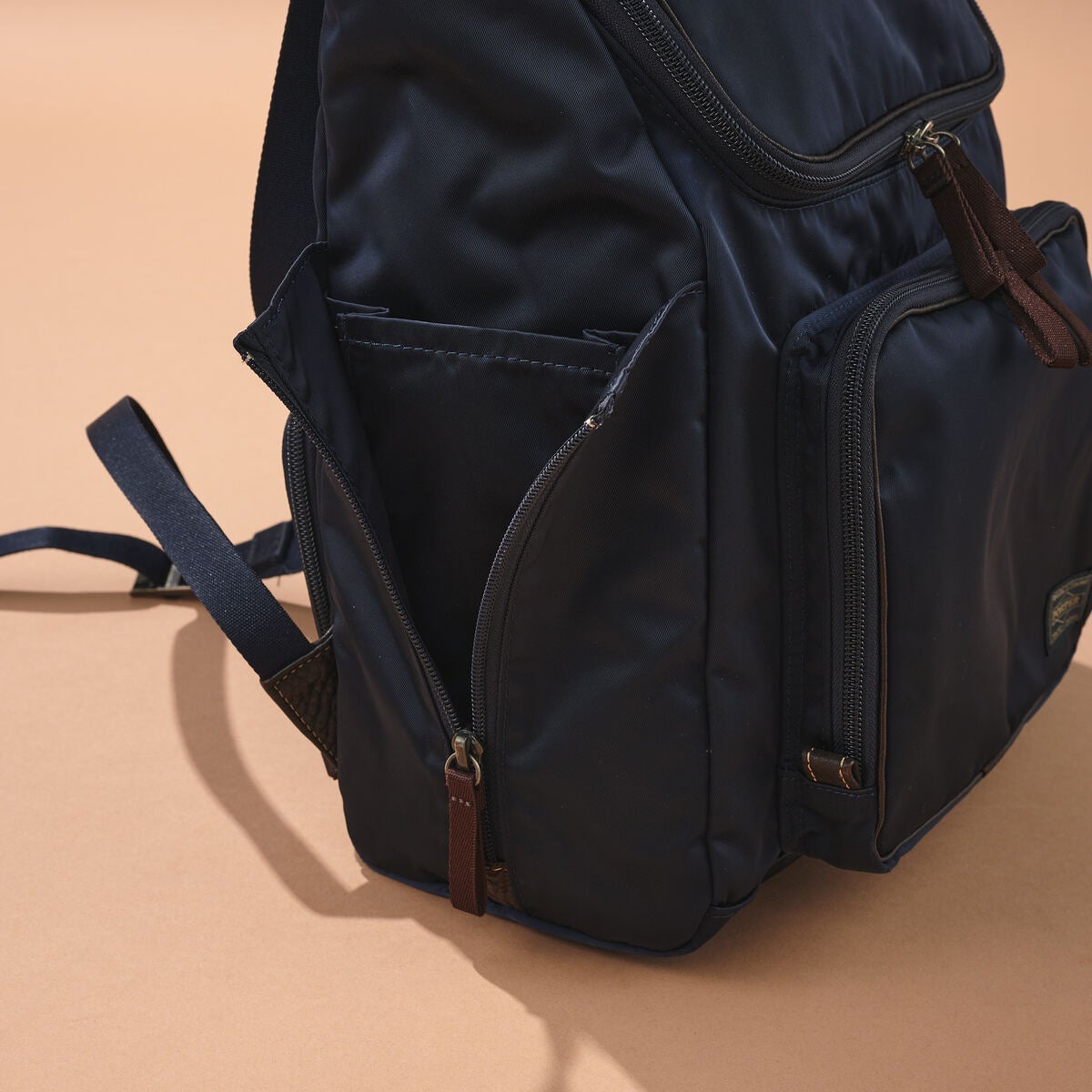 編集者が買ってよかったポーターのPLANシリーズ リュックサックのサイドポケット