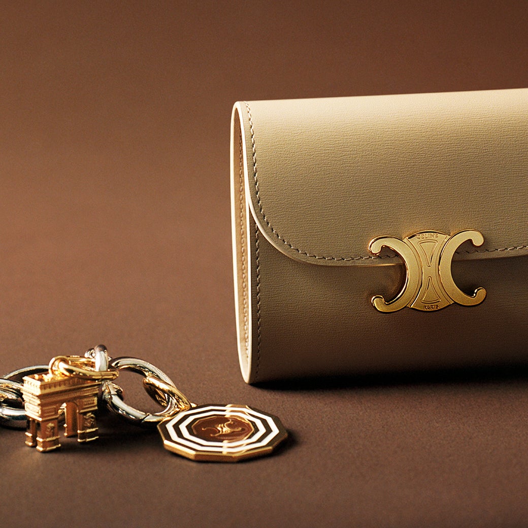 セリーヌ　財布　ビジュアル　４