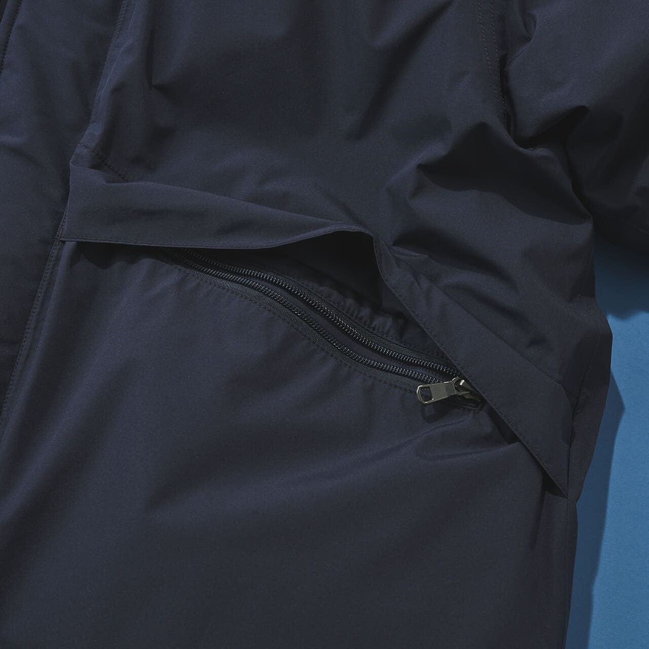 黒じゃないゴアテックスダウン　GORE-TEX Short Down Jacket　ポケット