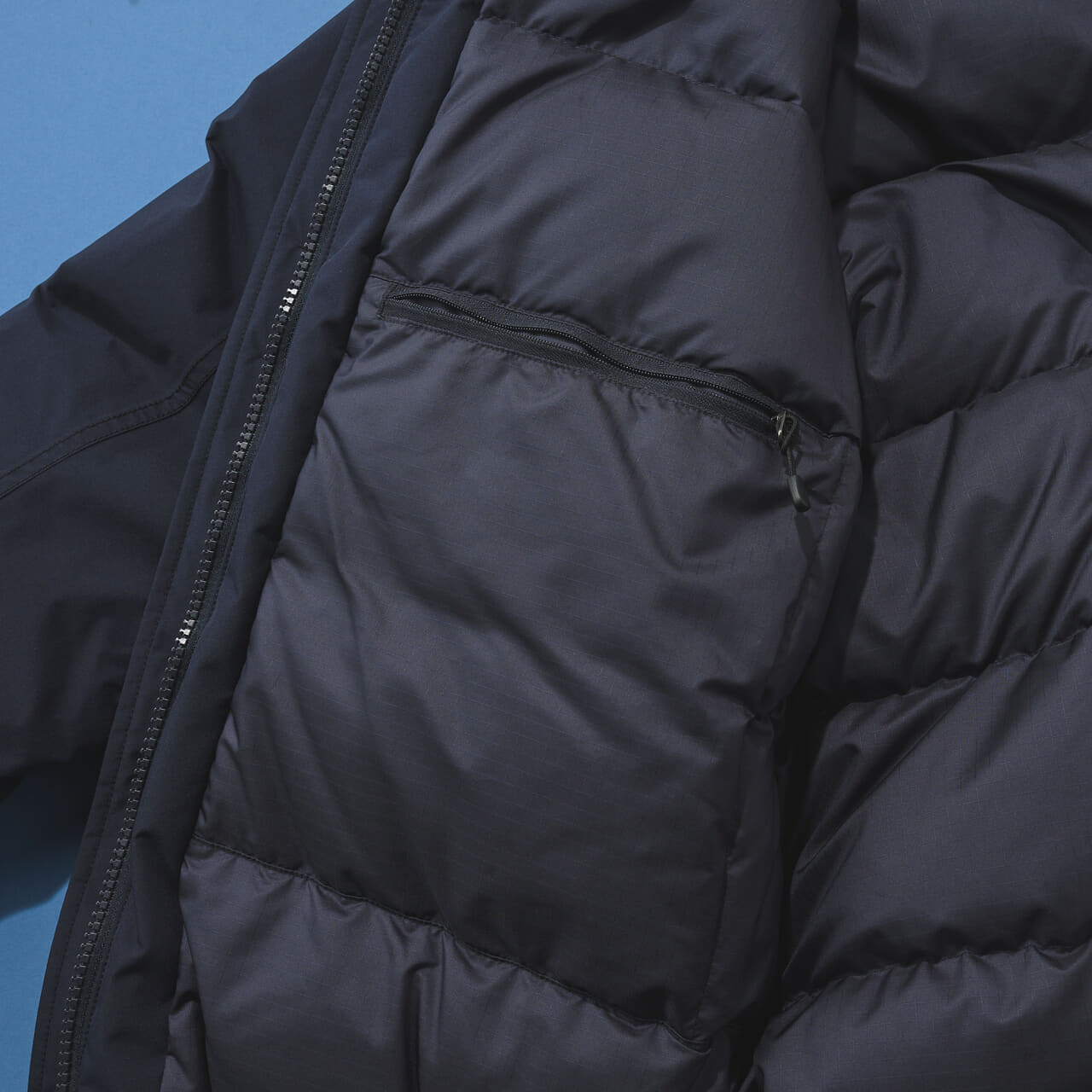 黒じゃないゴアテックスダウン　GORE-TEX Short Down Jacket　内側