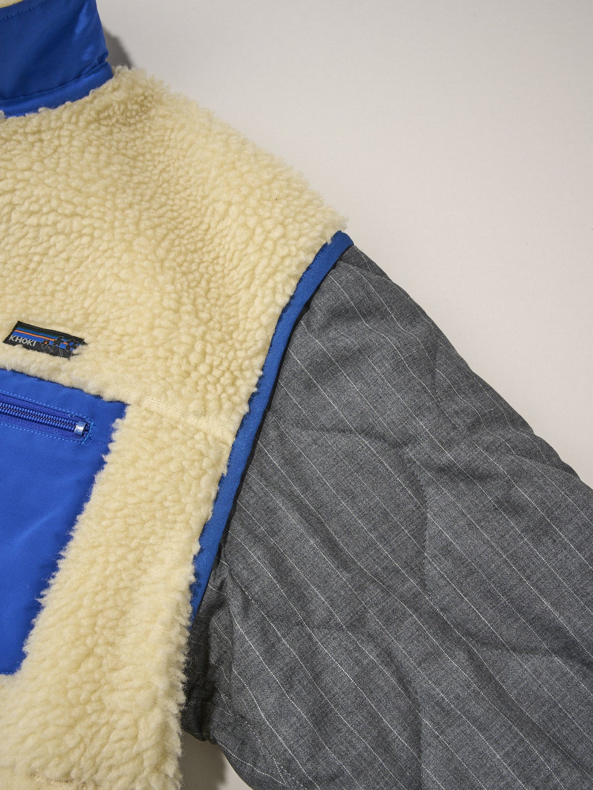 KHOKI、Feece-texture jacket、袖ディテール