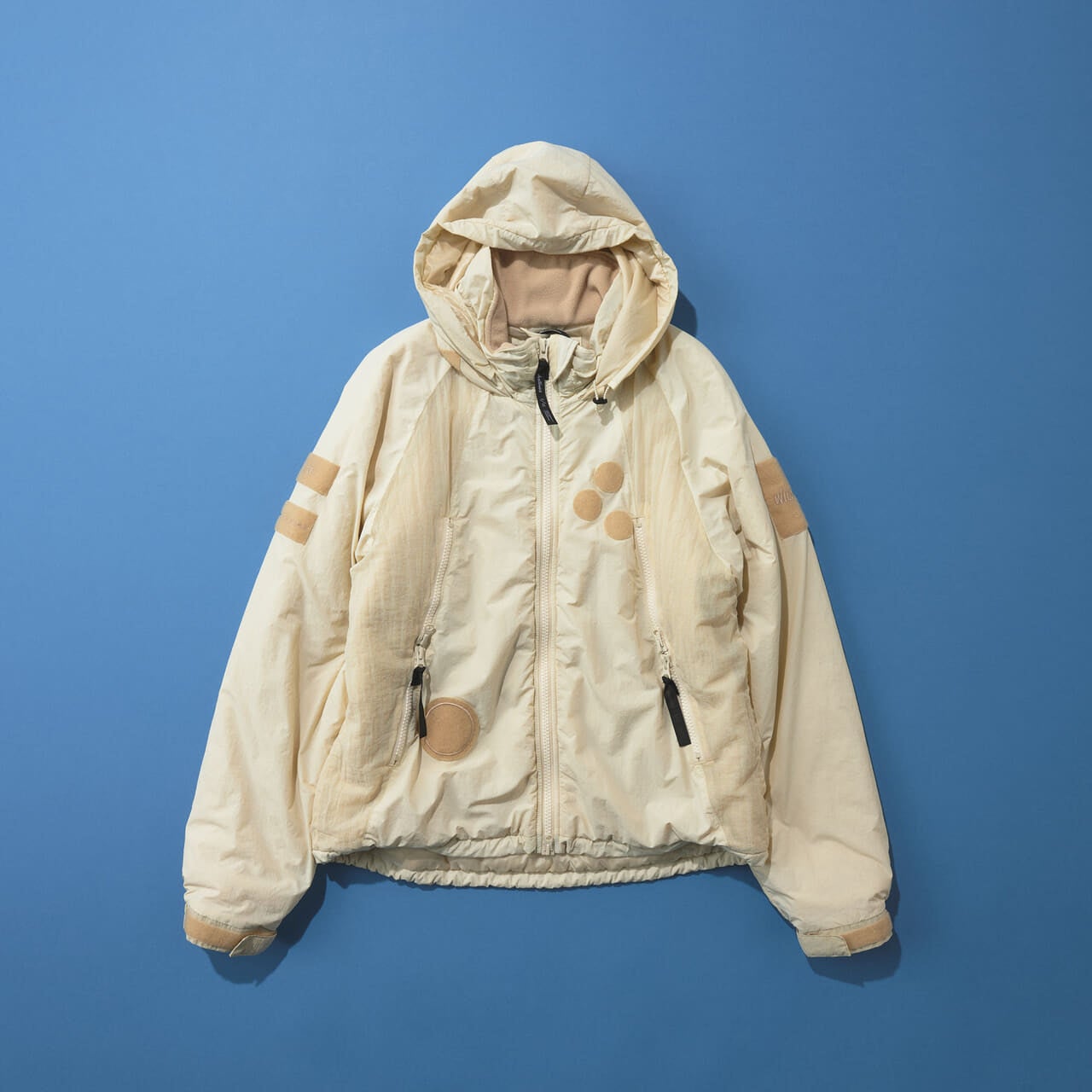 エフシーイーとワイルドシングスのコラボ機能中綿アウター