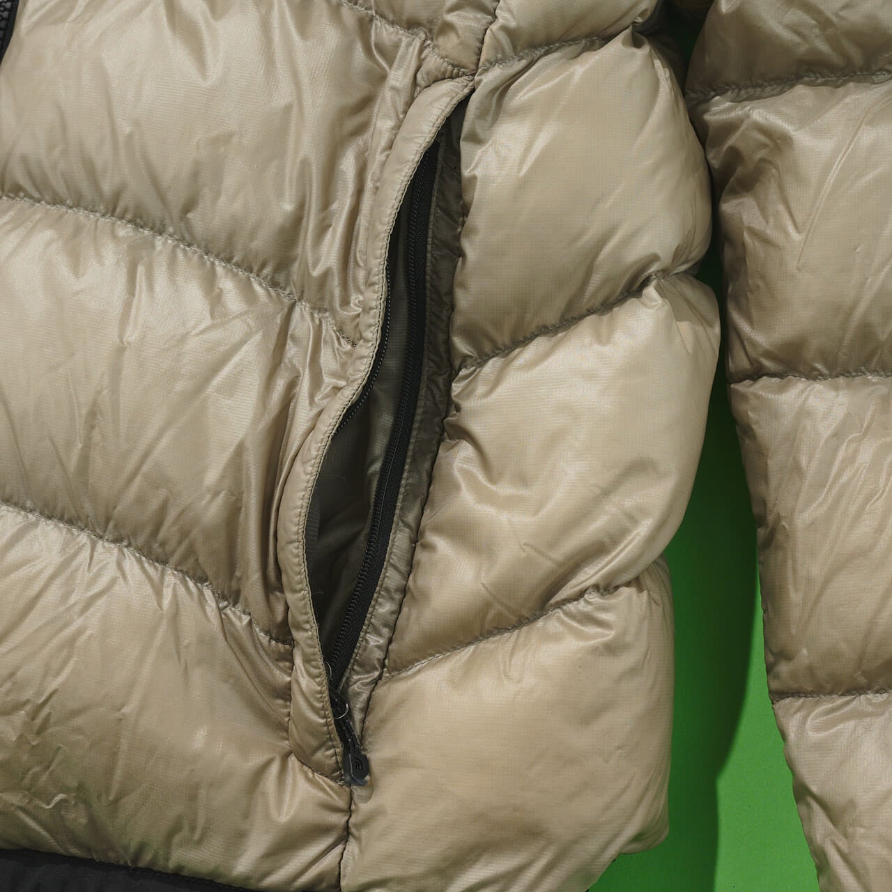 ノースフェイス　ダウン　ポケット