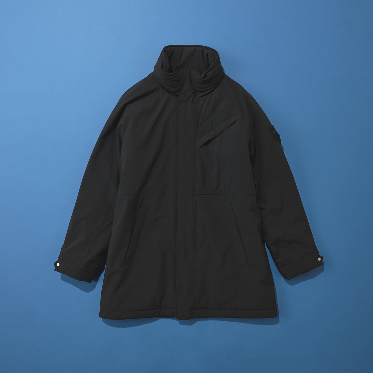 ストーンアイランドの黒い中綿ジャケット