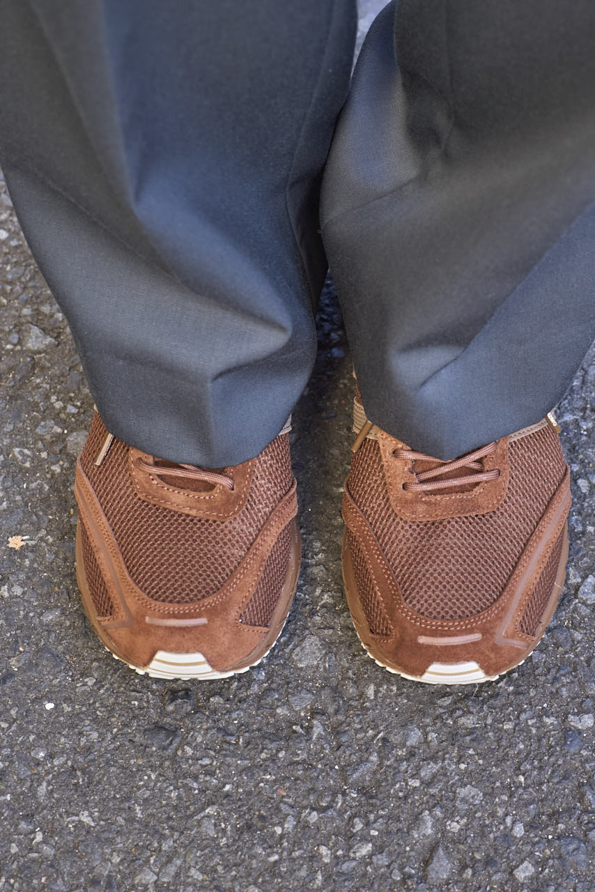 アディゼロ　上から　ヒキ