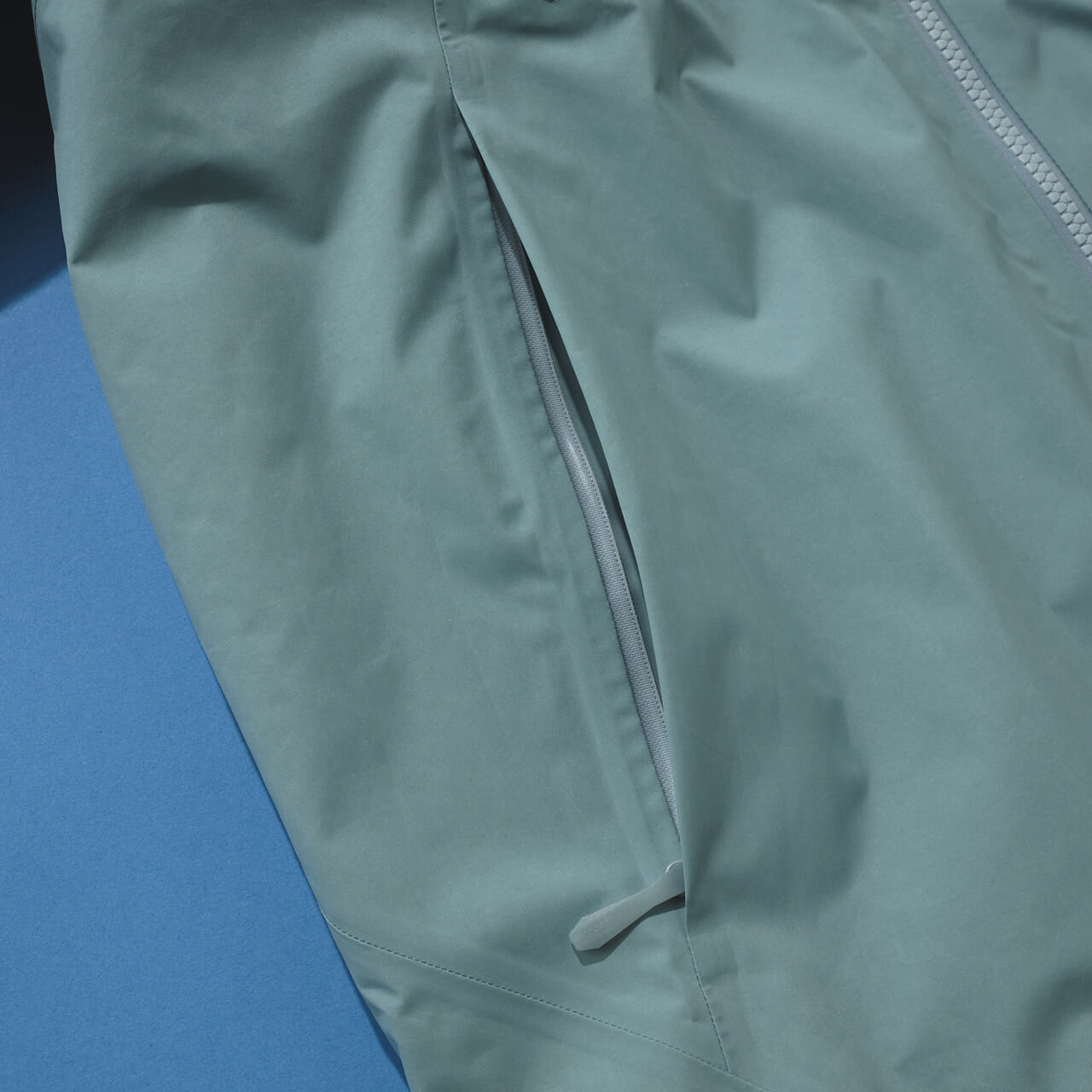 アークテリクスの中綿ジャケット/レイル インサレーテッド ジャケットのポケット