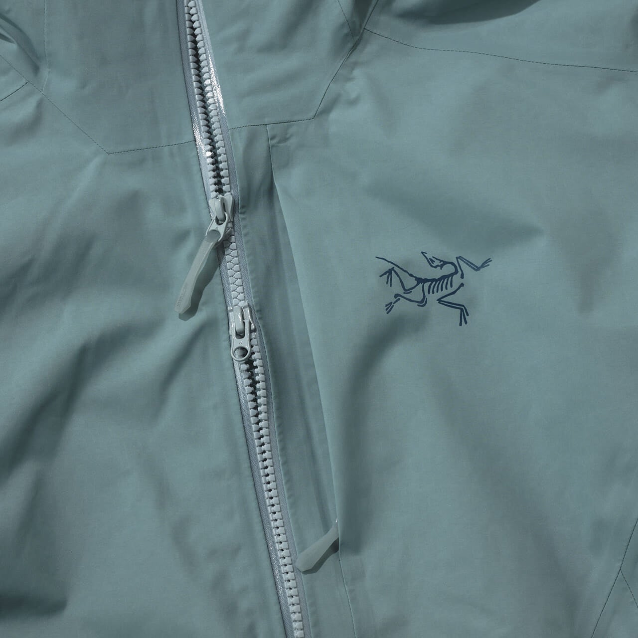 アークテリクスの中綿ジャケット/レイル インサレーテッド ジャケットのダブルジップ