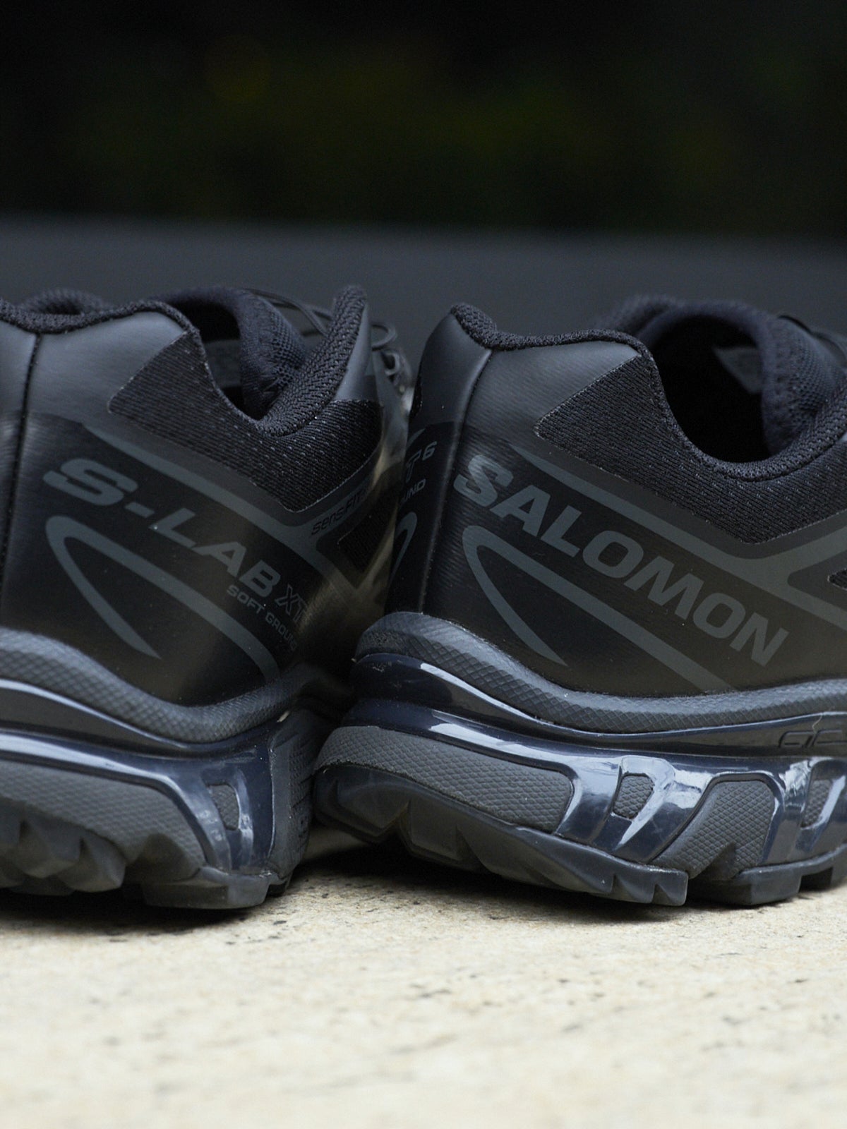 サロモン　XT-6　スニーカー　ヒールカウンター