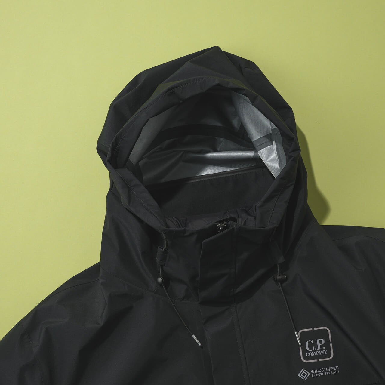 シーピーカンパニー Metropolis Series WINDSTOPPER® by GORE‑TEX LABS Hooded Jacket　黒　ゴアテックス　ダウン　フード