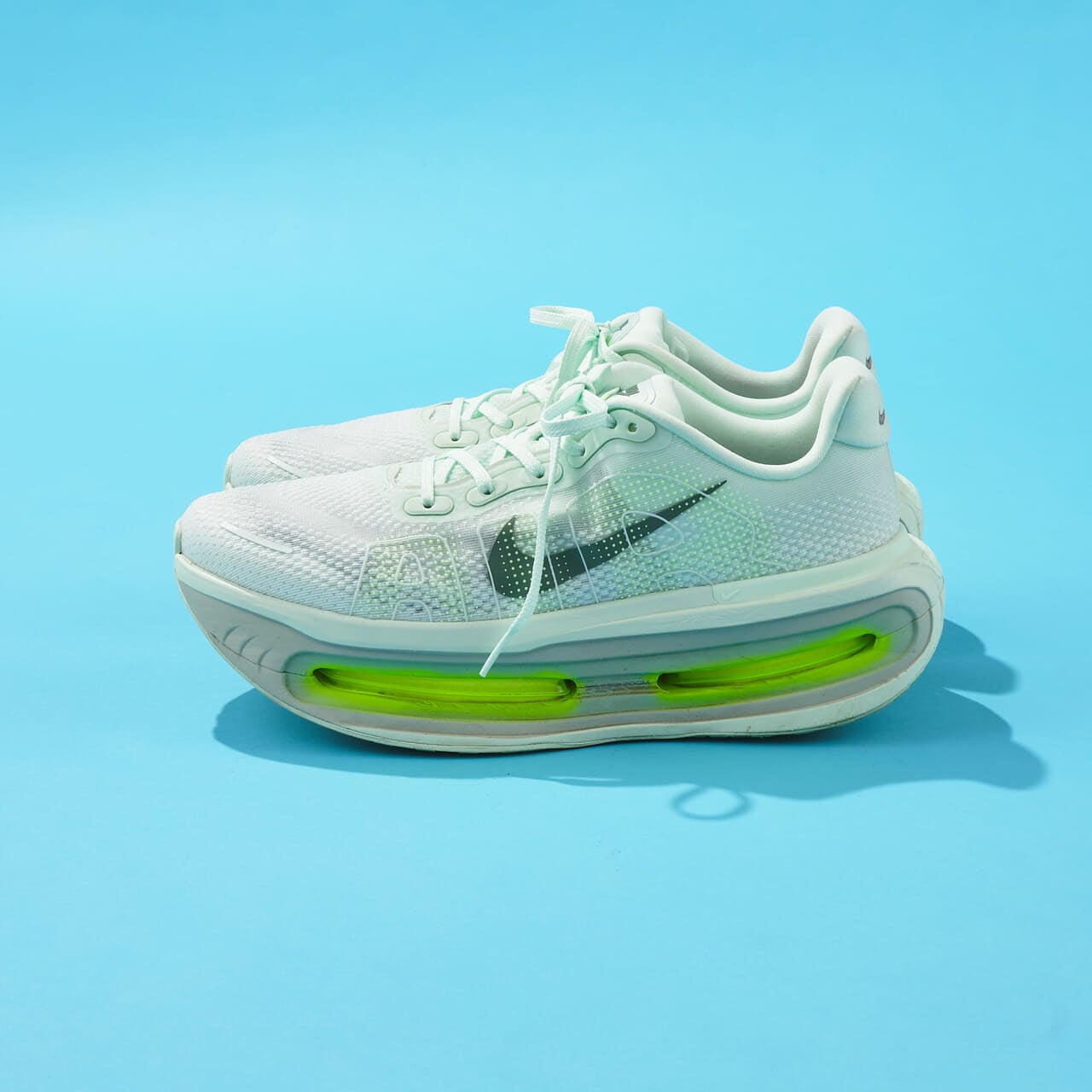 エディターが買ってよかったナイキの愛用ランニングシューズ/ボメロ プレミアムの側面