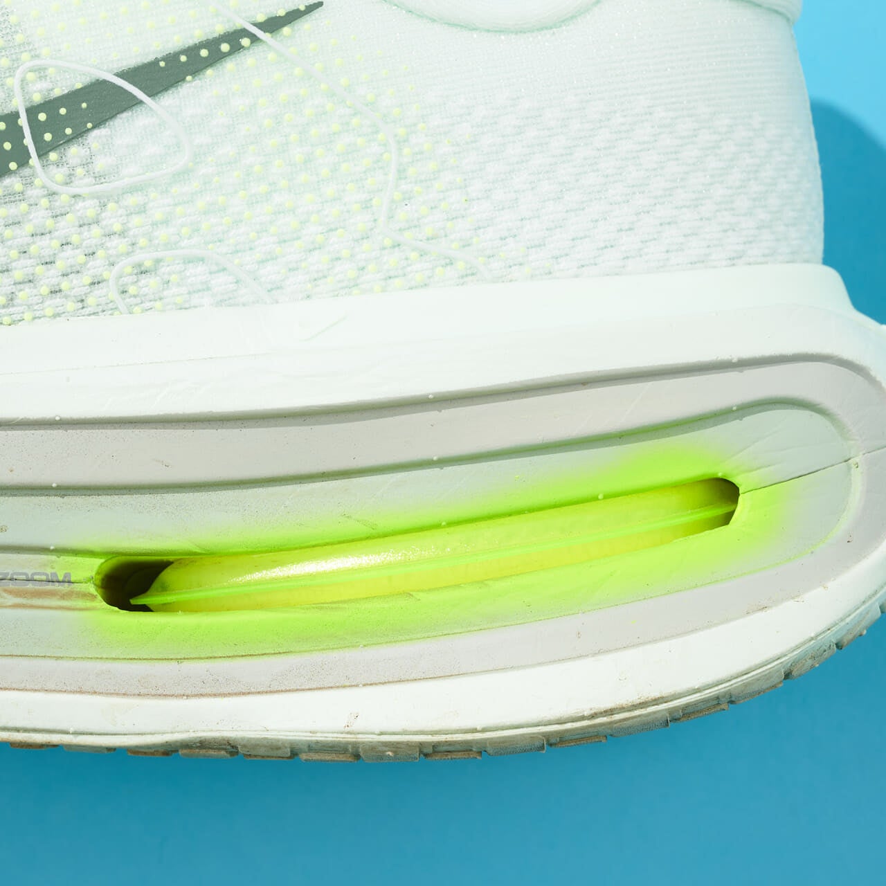 エディターが買ってよかったナイキの愛用ランニングシューズ/ボメロ プレミアムの踵エアー