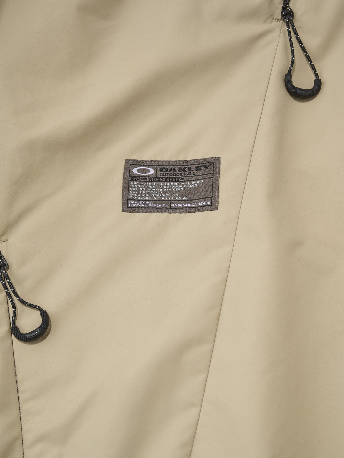 OAKLEY、Fgl Bombastic Pullover 5.7、タグディテール