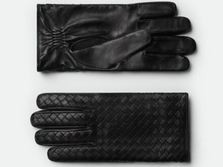 「ボッテガ・ヴェネタ」からホリデーギフトにぴったりなレザーグローブが発売！イントレチャートが冬コーデのグッドアクセントに！