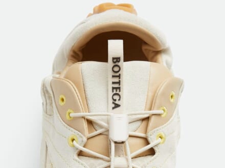 「ボッテガ・ヴェネタ」からハイキングの要素を取り入れた新作スニーカーが登場！高機能素材搭載でハイテクな仕上がりに！