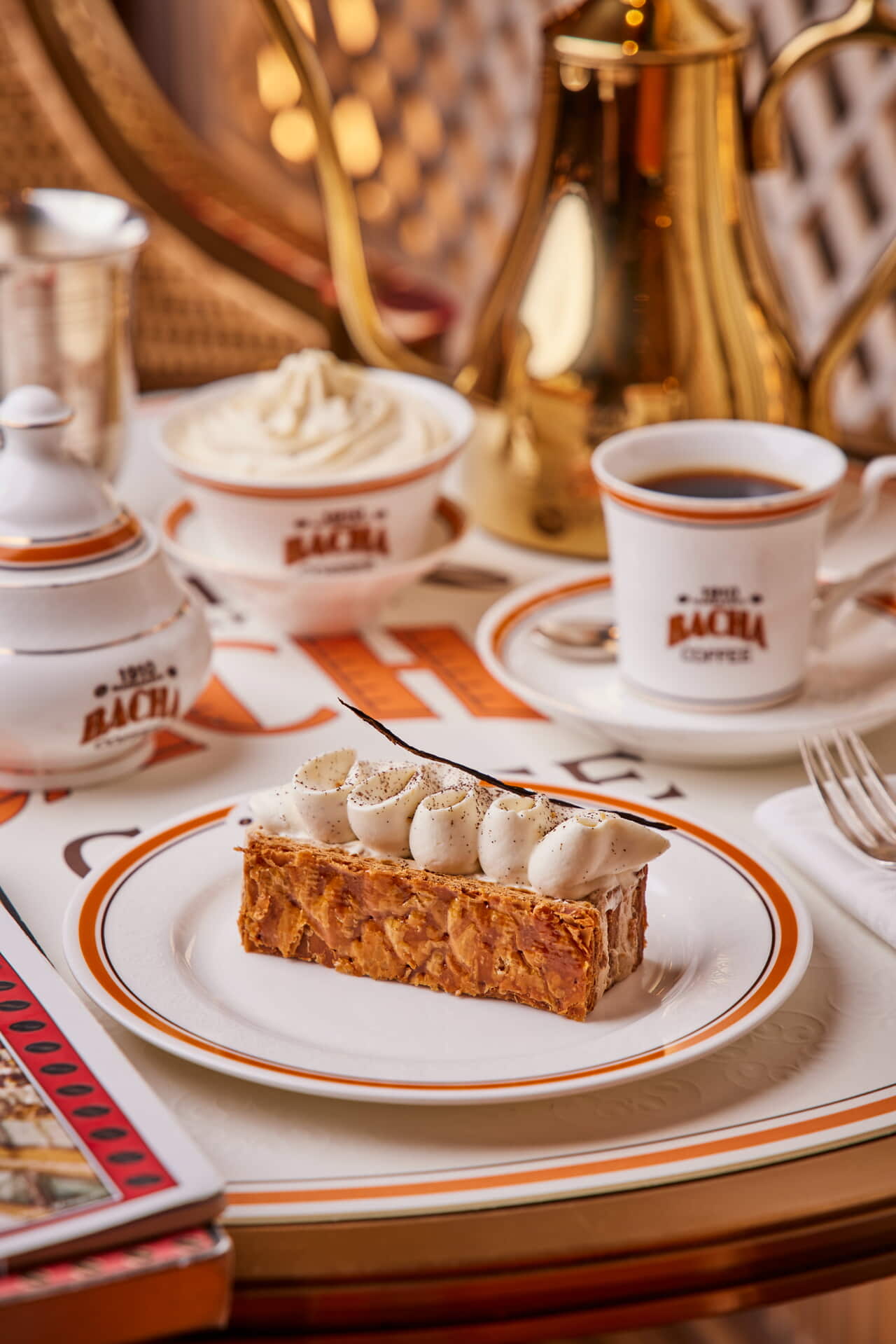 バシャコーヒー銀座メニュー「ミルフィーユ、アウト・オブ・アフリカコーヒー、マダガスカルバニラ」