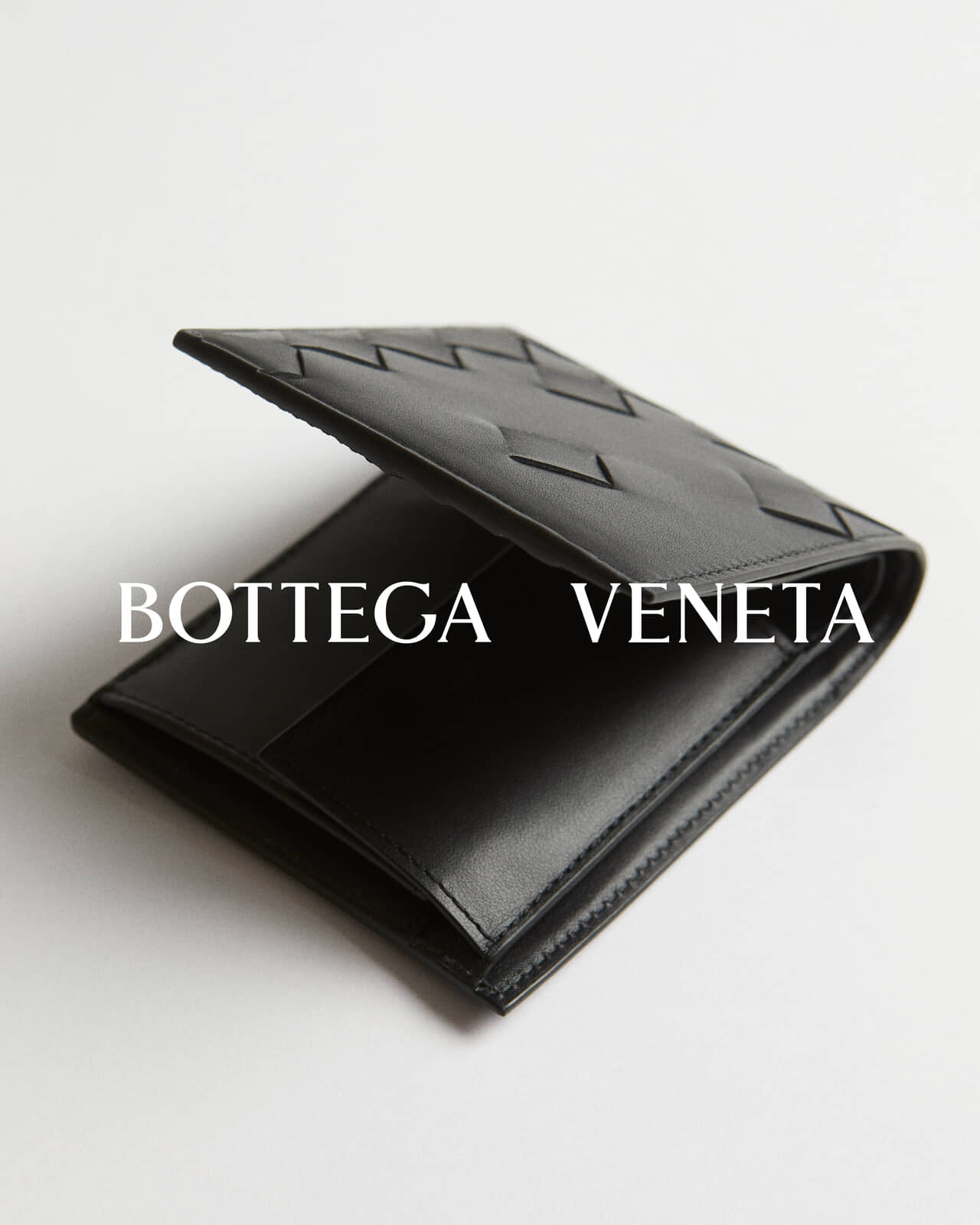 ボッテガ・ヴェネタ 新作 ウォレット ブラック