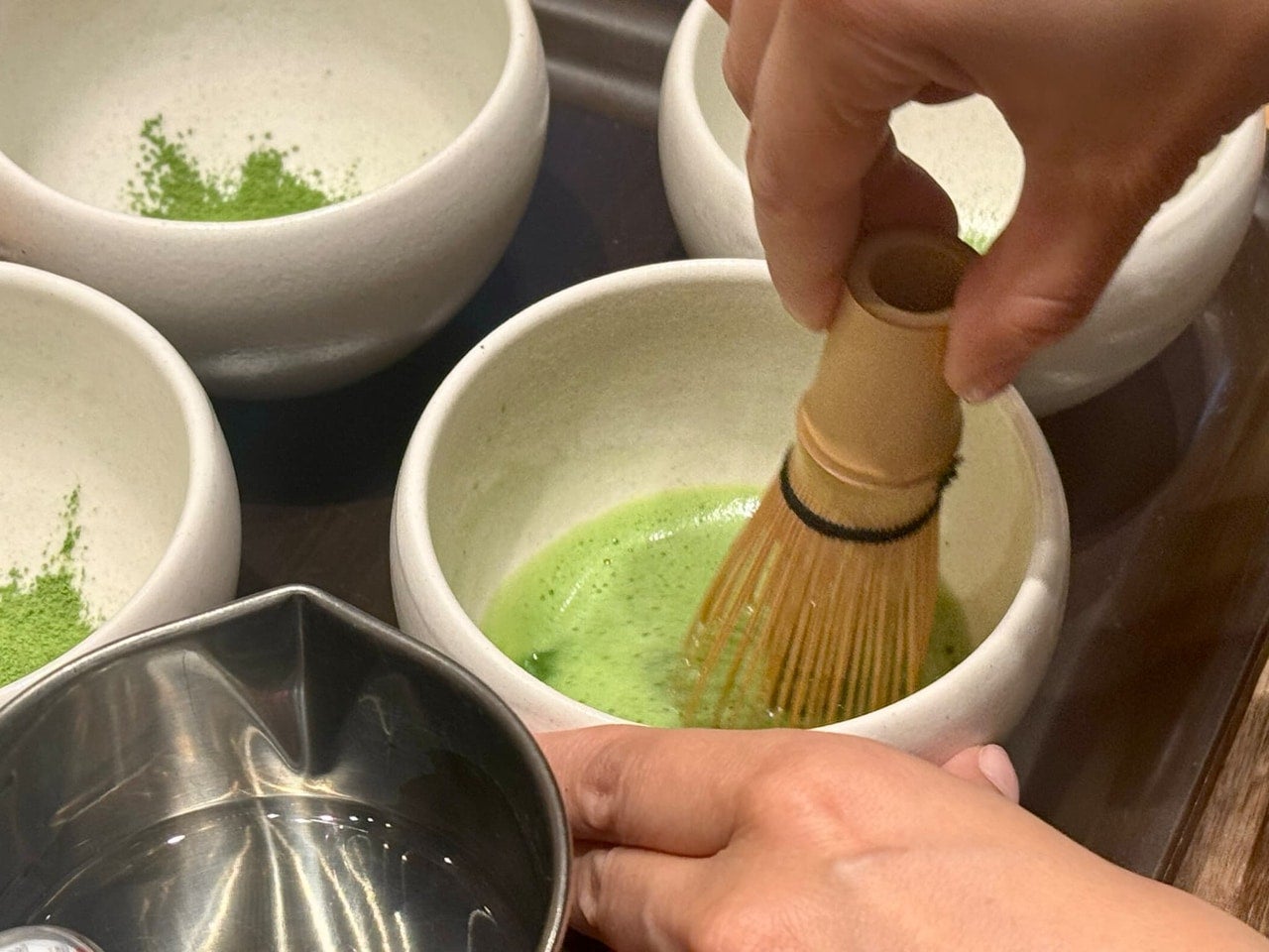 スターバックス&reg; TEAVANA&trade; 石臼抹茶 （缶入り/30g）で立てた抹茶