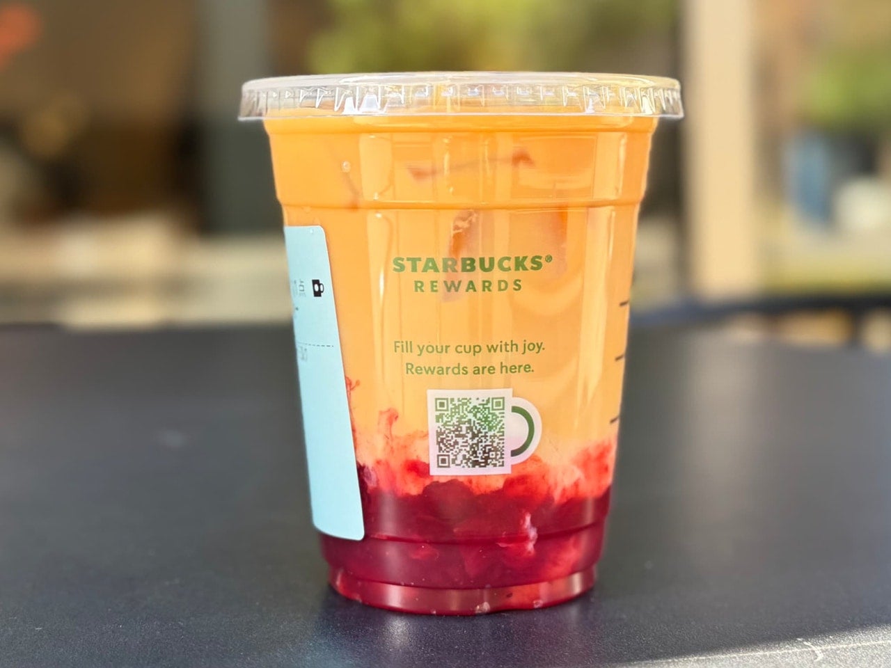 スタバ新作「ジョイフルメドレー 苺 ミルク ティー」後