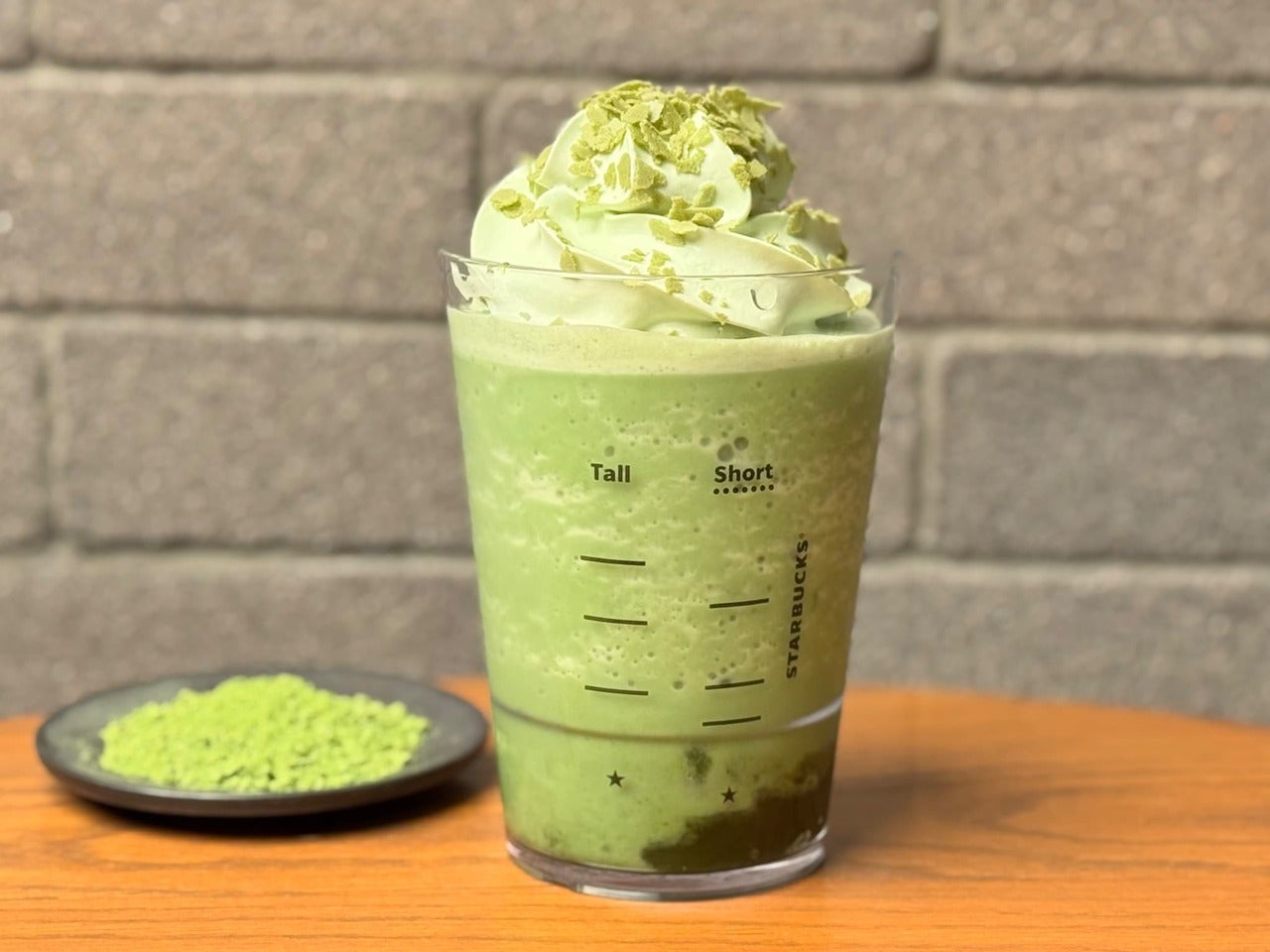 スタバ新作メニュー「玉露抹茶 フラペチーノ」別角度