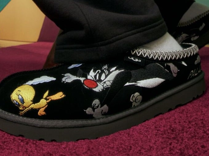 「アグ」と「パレス」が「ルーニー・テューンズ」とのコラボアイテムをリリース！定番ブーツもキャッチーに生まれ変わる！