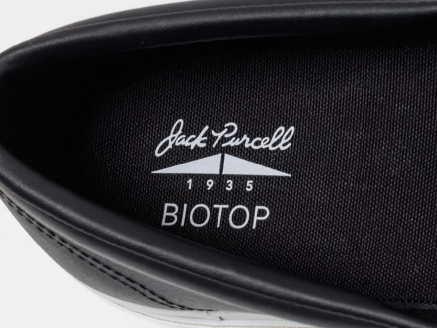 「コンバース」別注の“大人なジャックパーセル”は初のスリッポン！「ビオトープ」らしい上品レザーのシンプルなデザインが魅力！