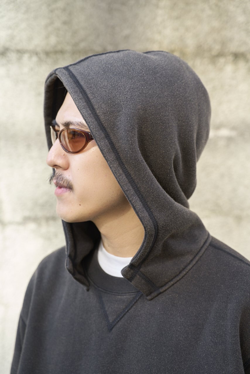 ラッセルアスレティックのパーカ、フード