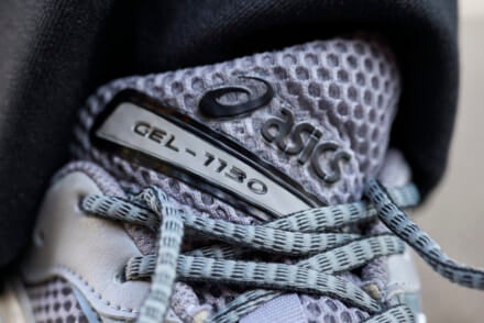 アシックスの愛用「GEL-1130」は“ギラつかない”大人グレーがちょうどいい!【人気ショップ&ブランドスタッフの冬の毎日更新スニーカースナップ/DAY30】