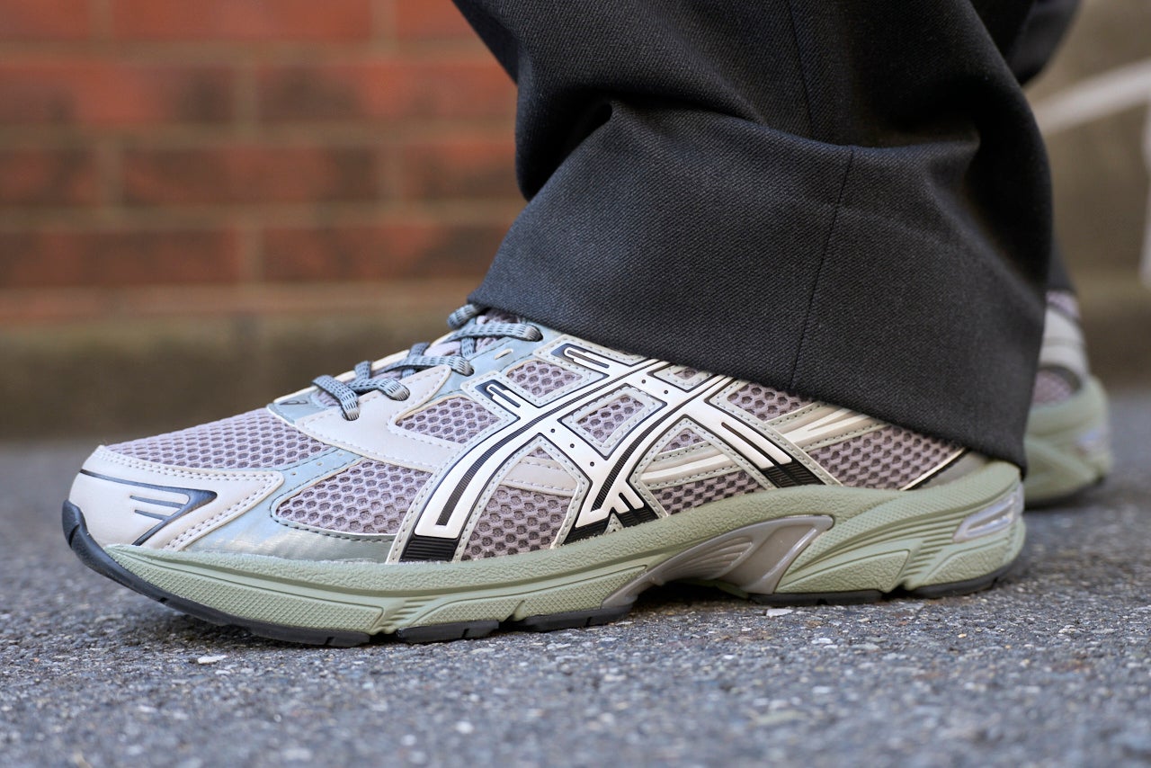 アシックス、GEL-1130、サイド、寄りカット