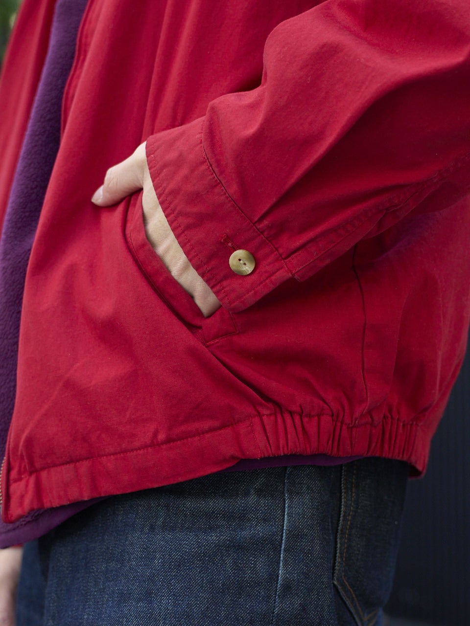 エディー・バウアーのスイングトップの袖とポケット