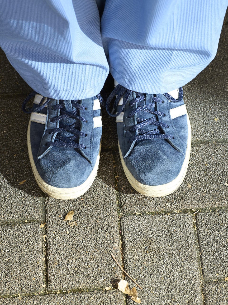 アディダス オリジナルスのガゼルの全体像