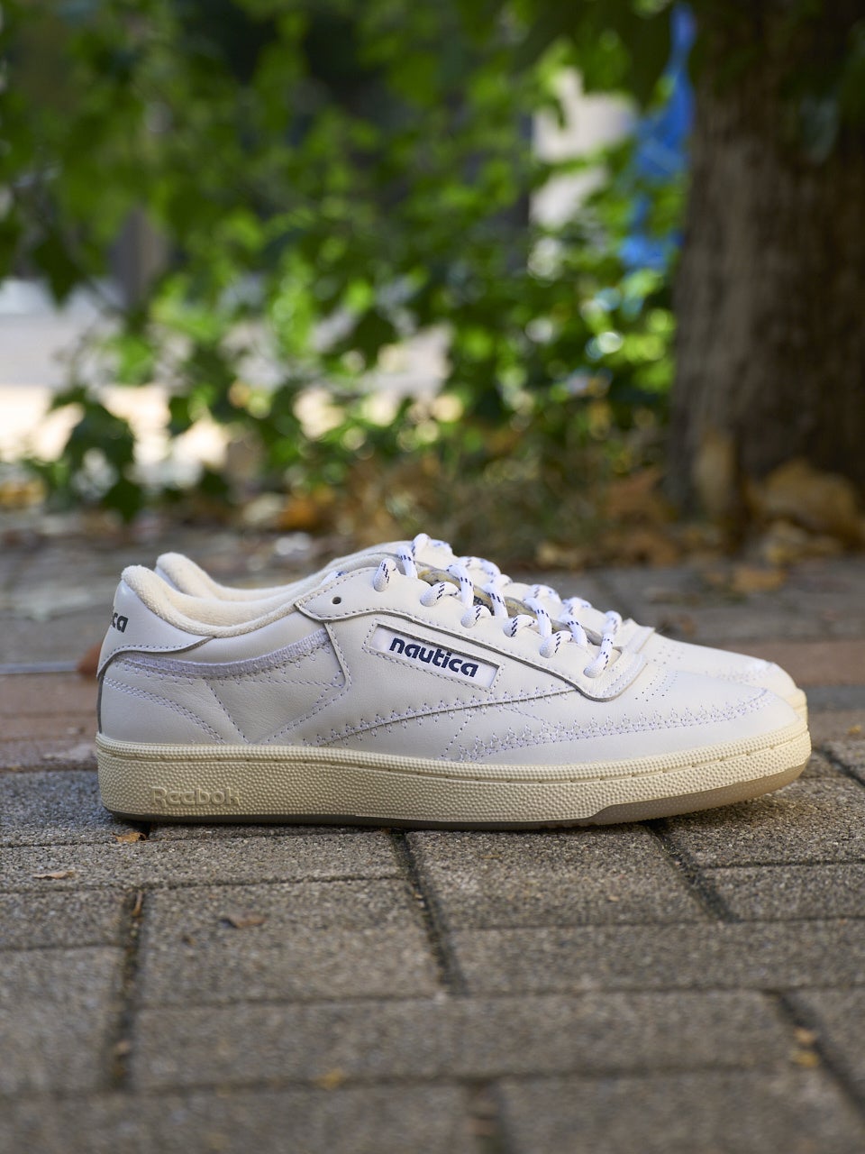 リーボック×ノーティカのクラブシーのサイド