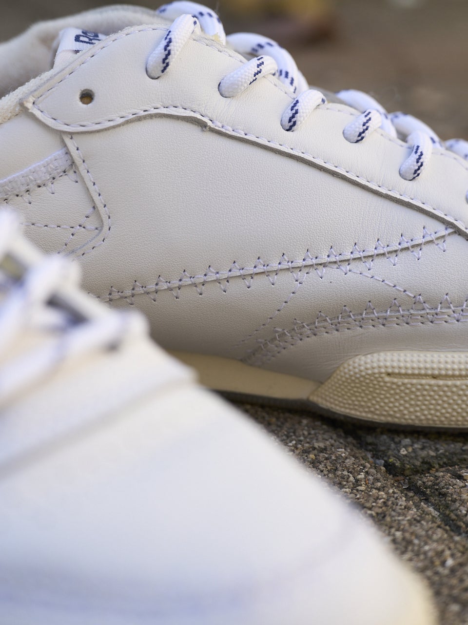 リーボック×ノーティカのクラブシーのステッチ