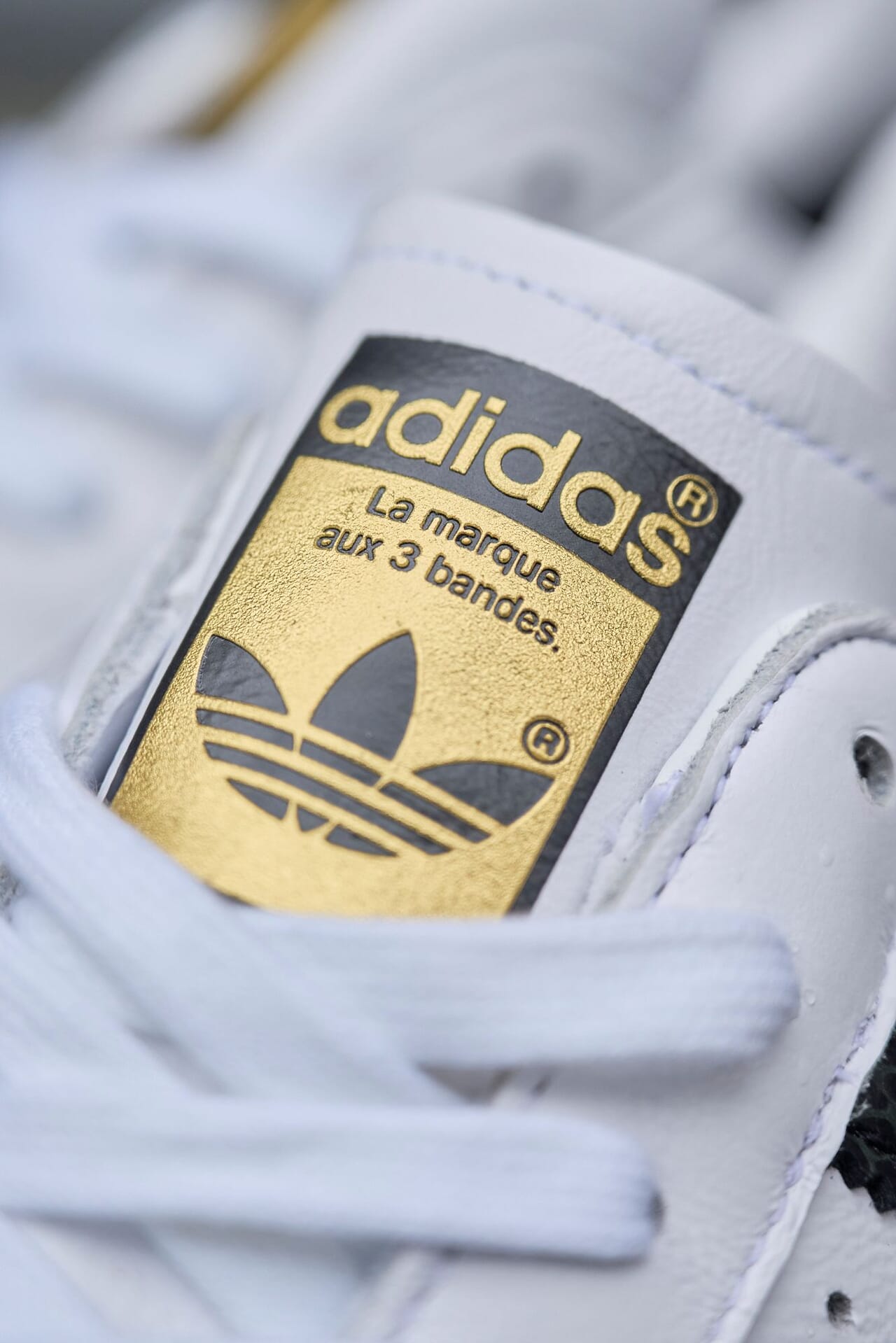 アディダス オリジナルスとアトモスのコラボ「アディダス スーパースター 82 GTX ATMOS G-SNK」のシュータン