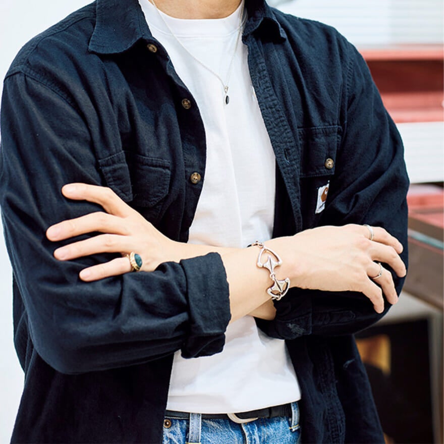  デザイナー、ジャン・ヒョンジンのアクセサリー