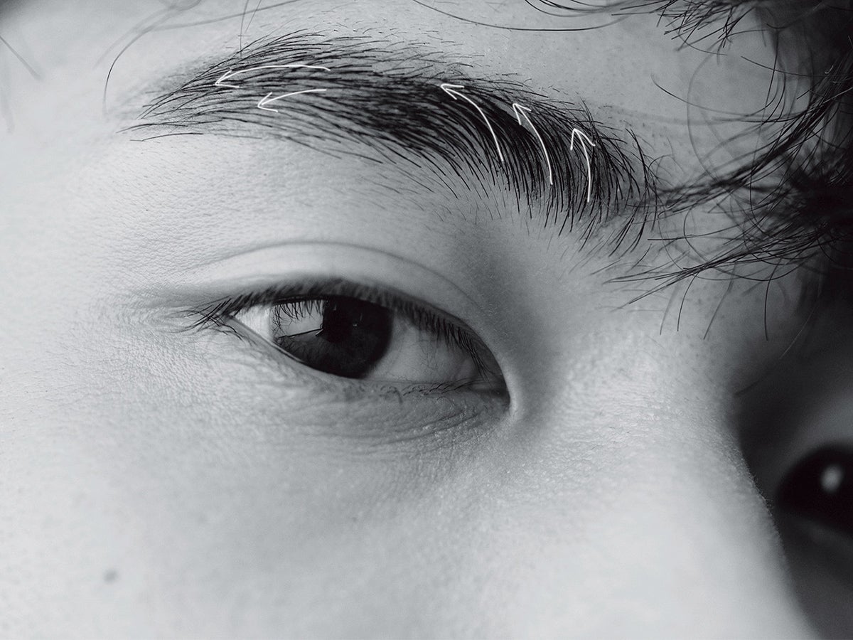 眉マスカラの使用図