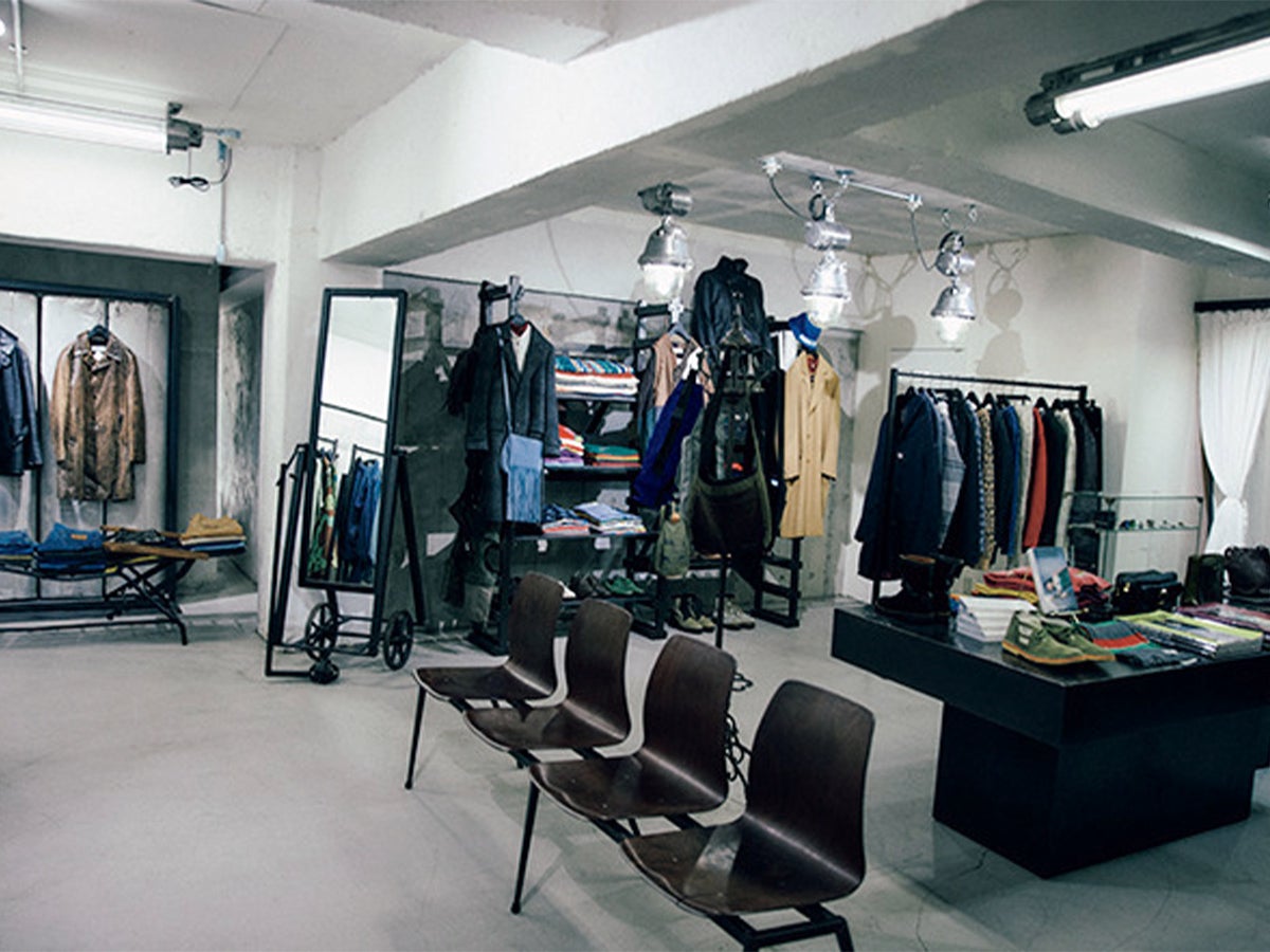 古着屋「DE CHIRICO」の店内