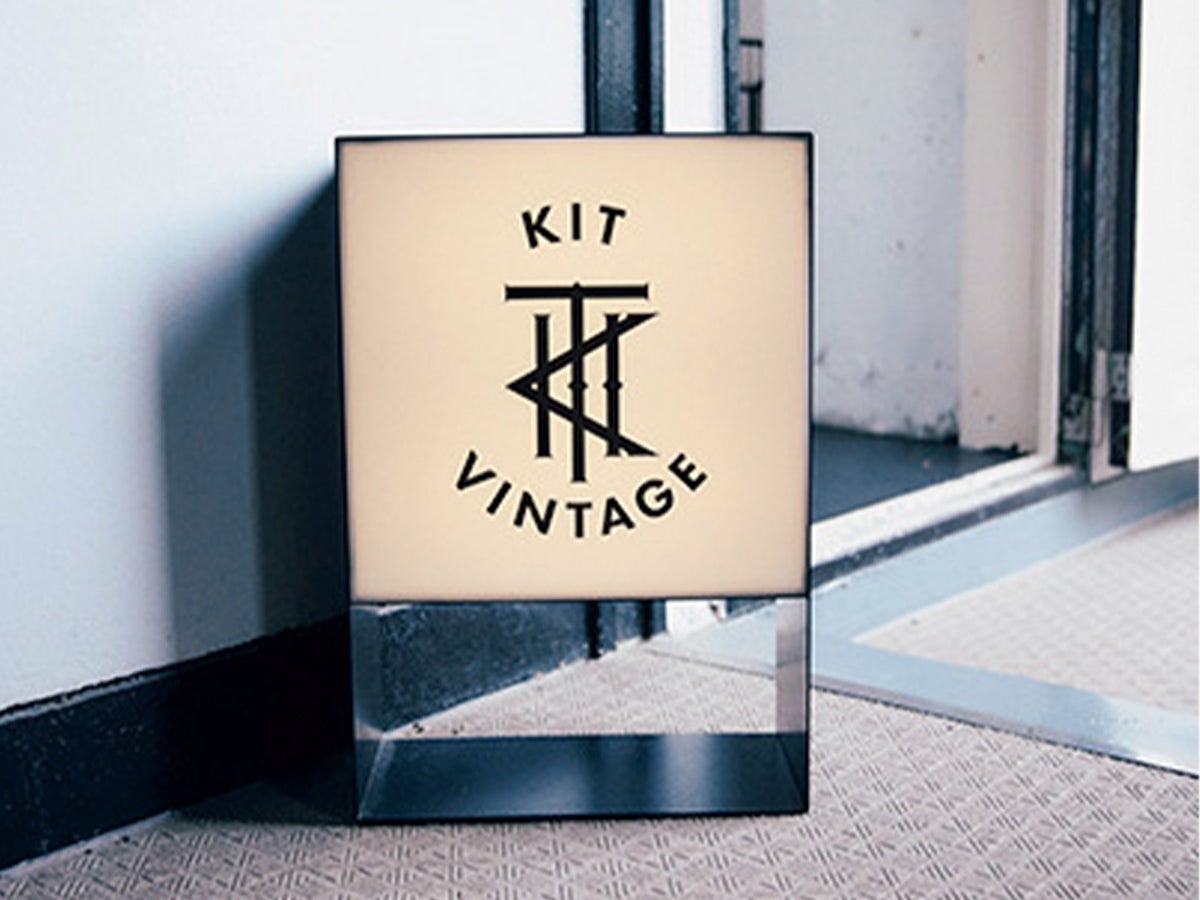 古着屋「DE CHIRICO」の看板