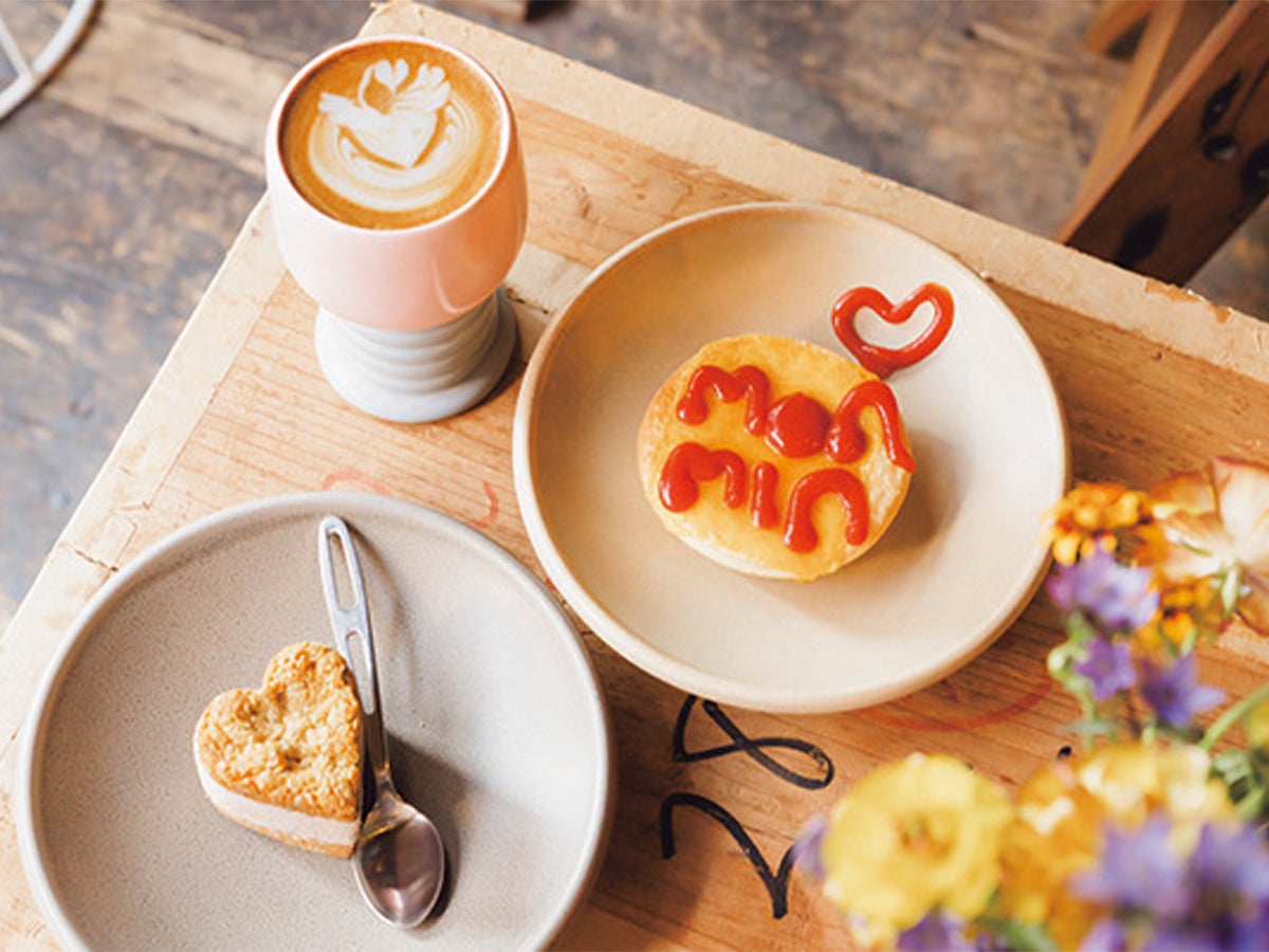 MIA MIA Kuramaeのミートパイとアイスクリームサンド