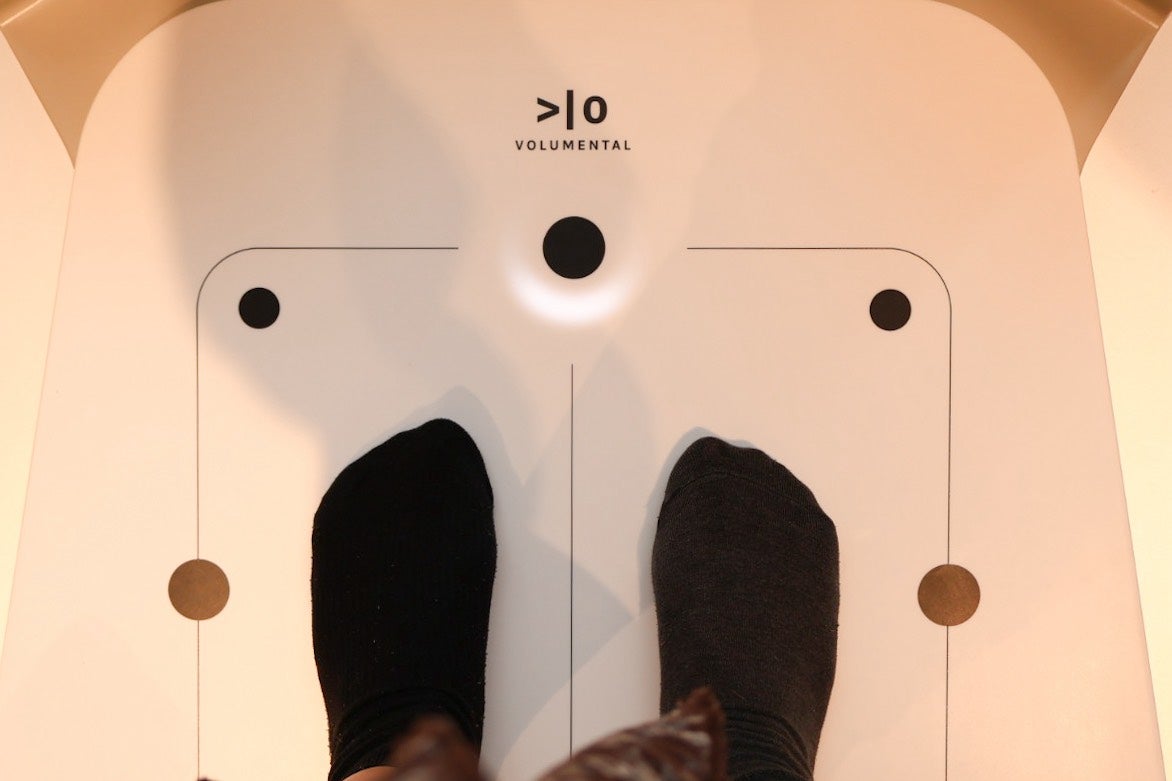 ニューバランス原宿 リニューアルオープン 3Dスキャン体験