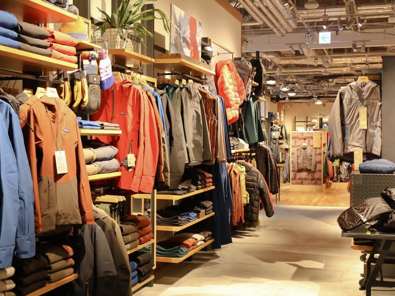 パタゴニア札幌 店内 アウトドアウェア ギア