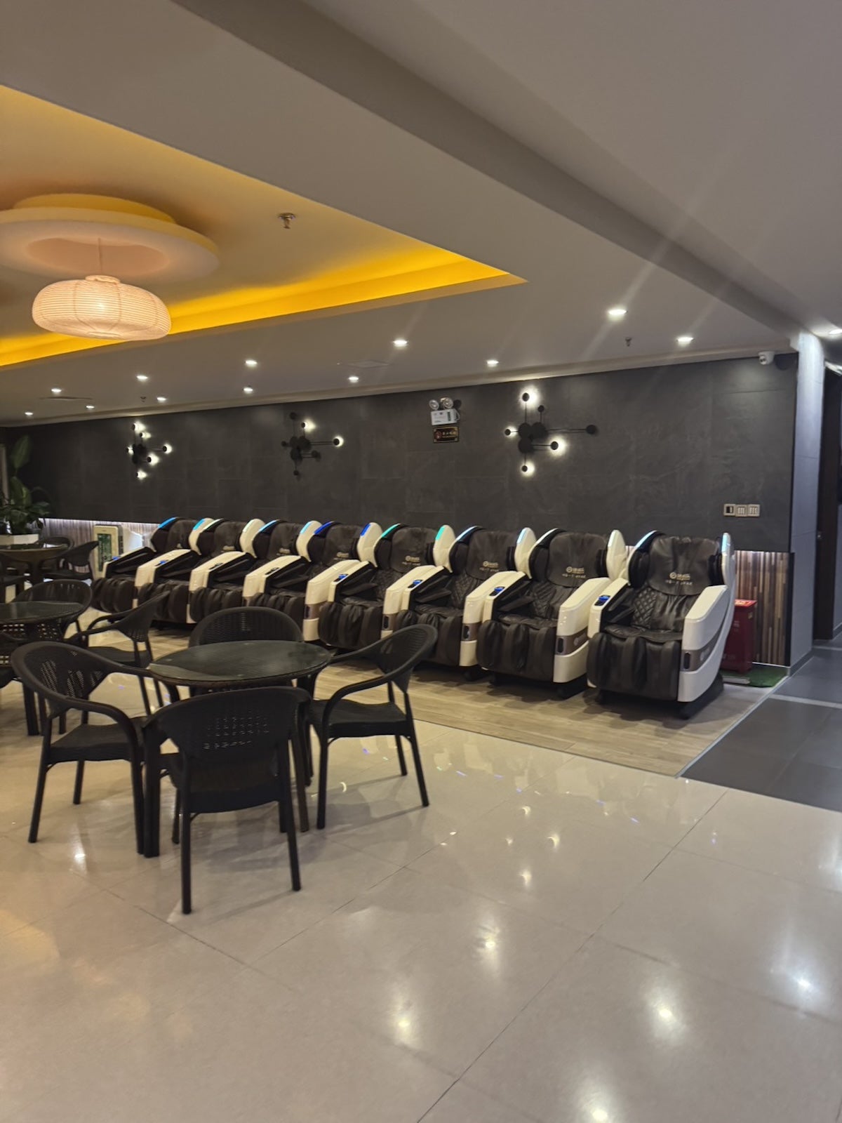 稲井　マイバズ　上海のスパ　館内