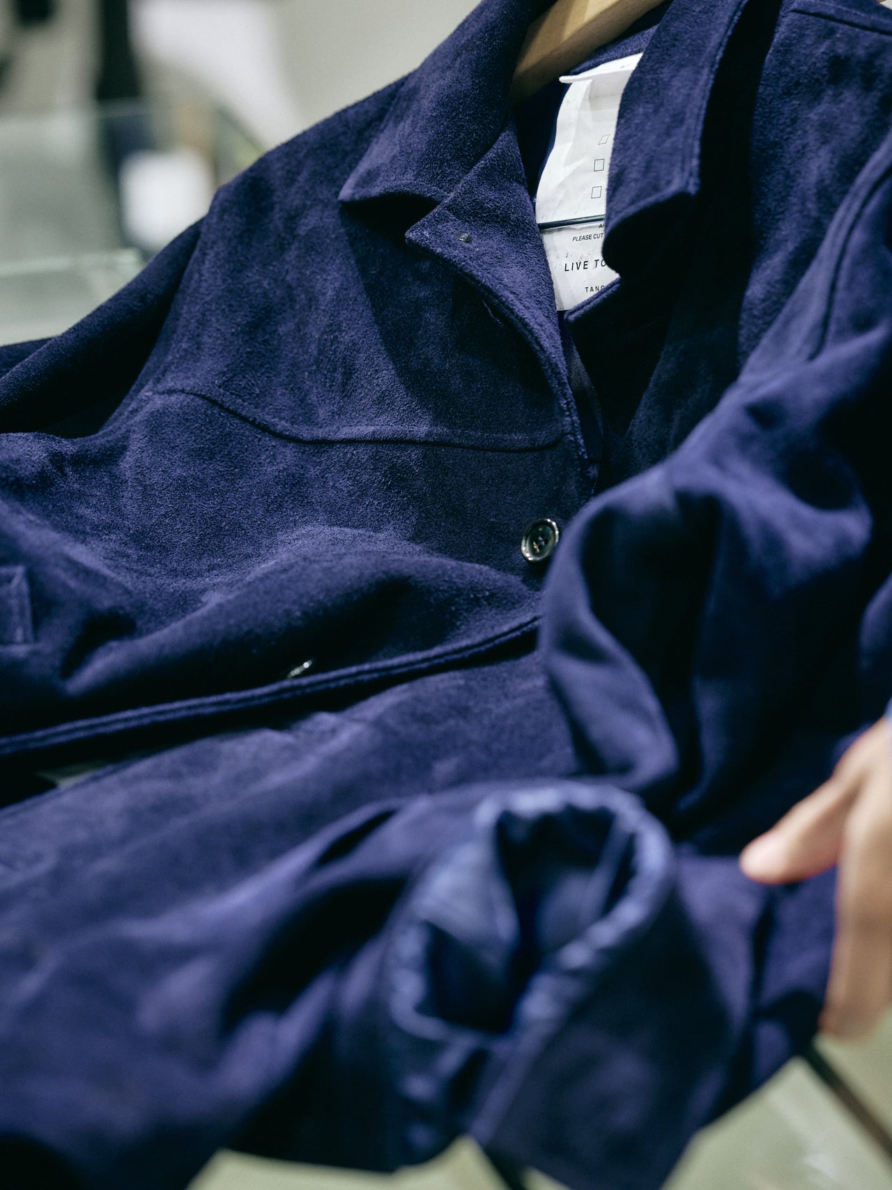 オシャレな人が買ってよかった〈KYOU〉のカーコートの素材感