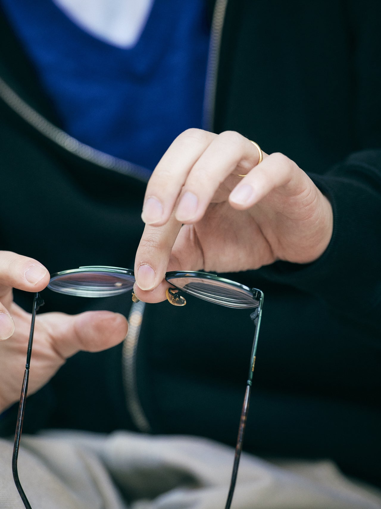 オシャレな人が買ってよかった〈MICHIKO LONDON〉の眼鏡のディテール