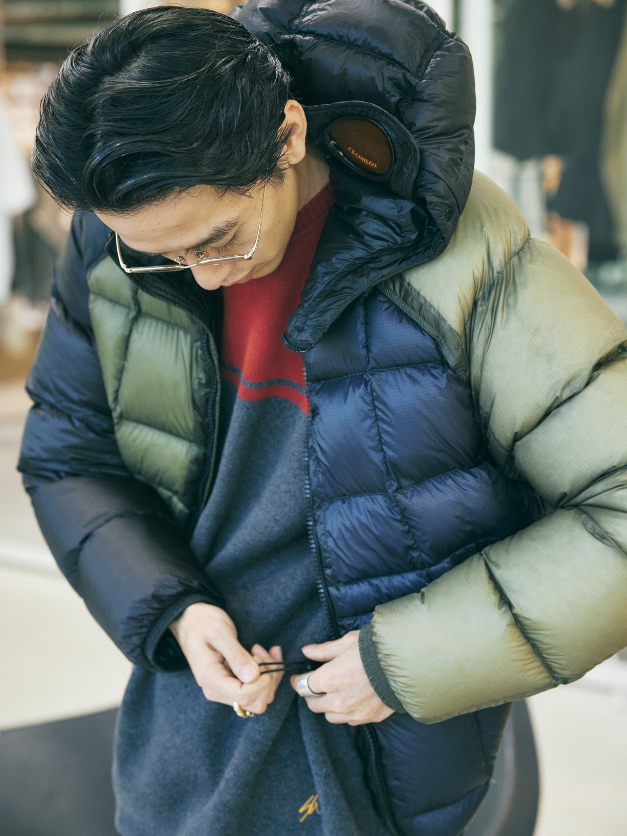 オシャレな人が買ってよかった〈C.P. Company&times;BEAMS〉のダウンジャケットの着用