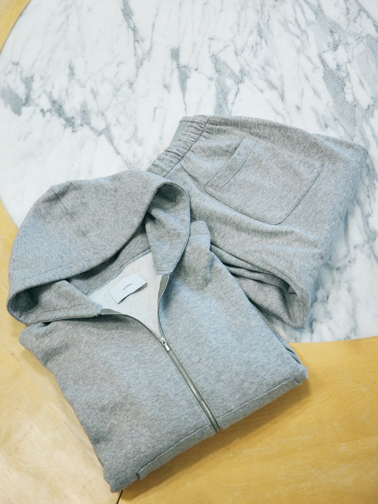 オシャレな人が買ってよかった〈ssstein〉のスウェットセットアップ