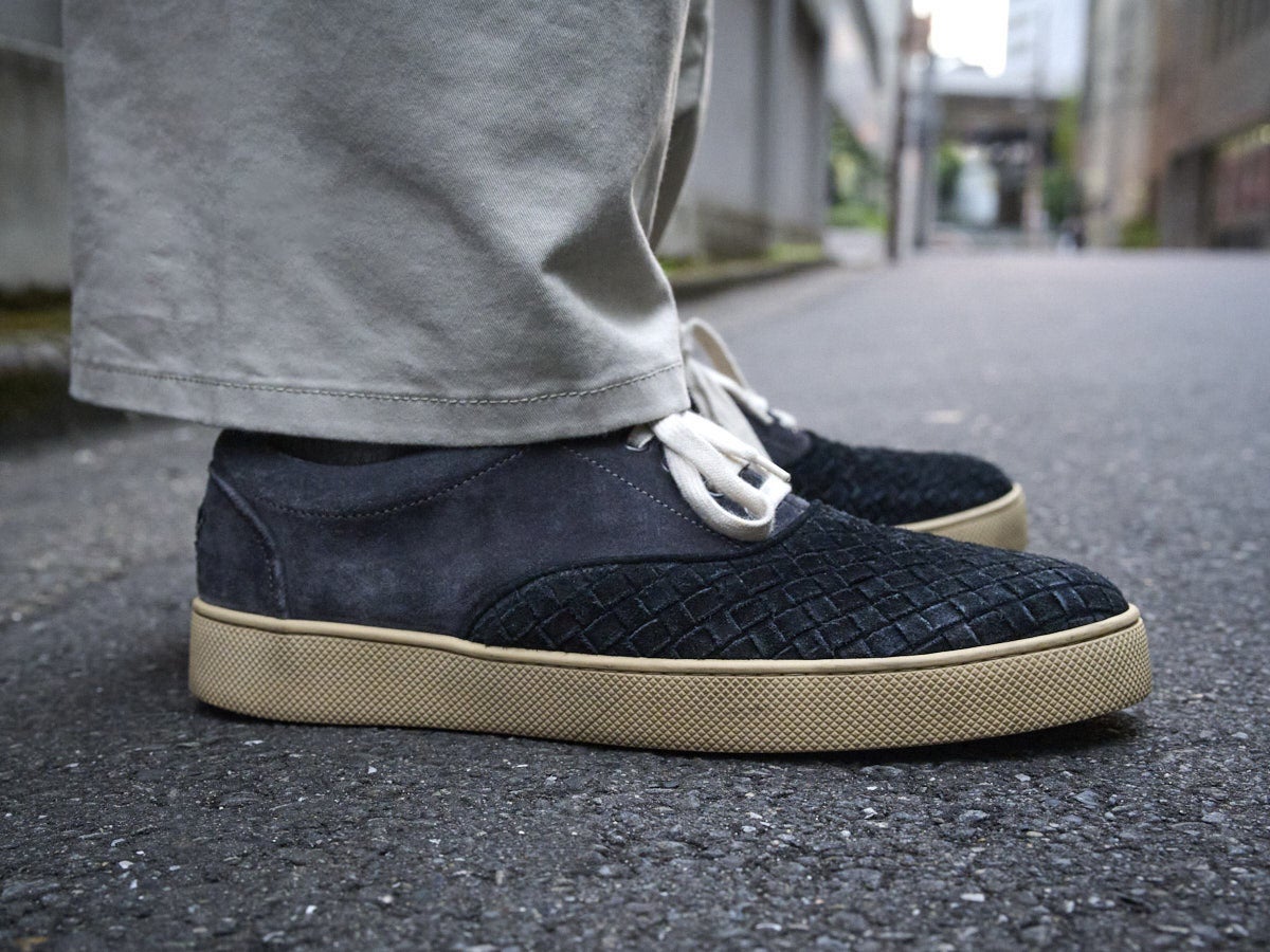 四坂亮翔の冬私服コーディネート_ボッテガヴェネタのスニーカーサイド