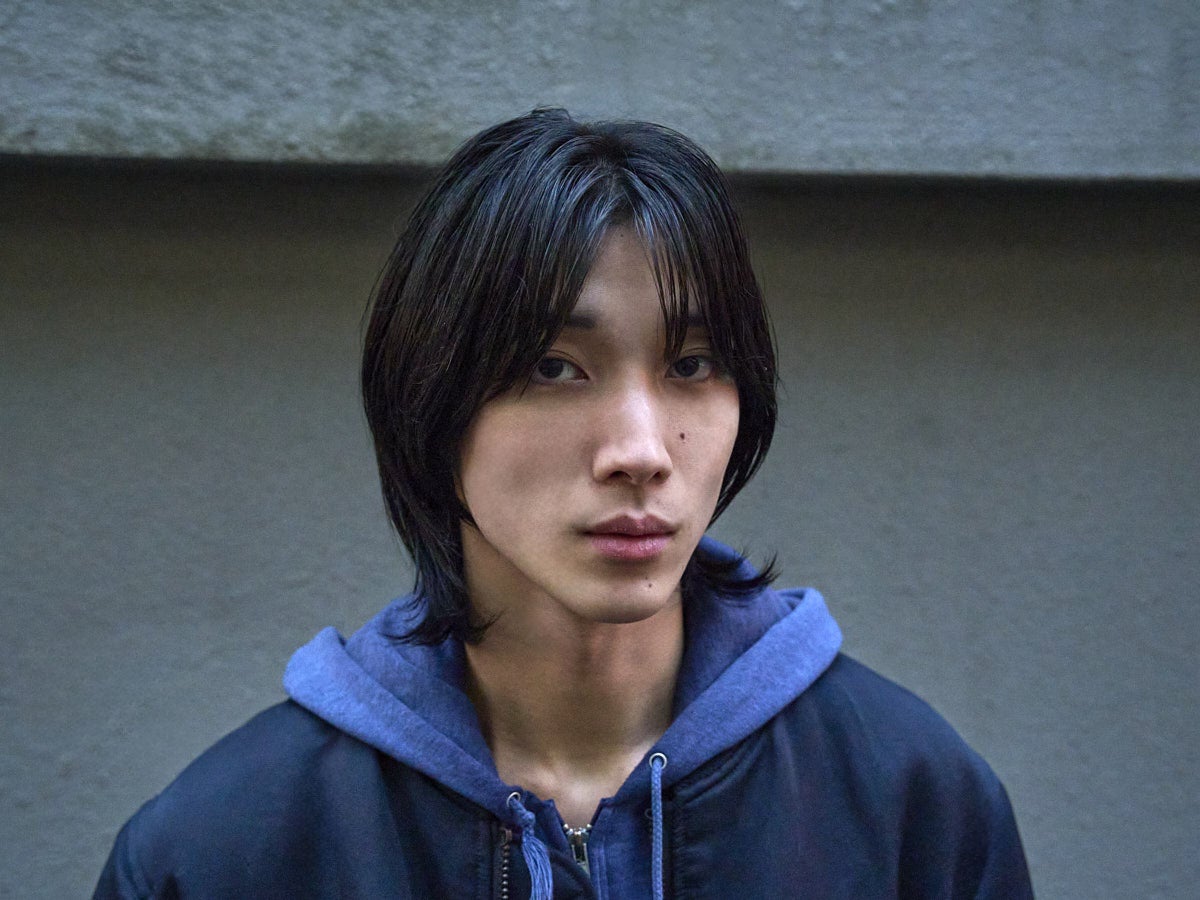 [四坂 亮翔] 「コモリ」のMA-1と「ザラ」のパンツでストリートスタイルをシックに着こなす！【メンズノンノモデルの私服スナップ】